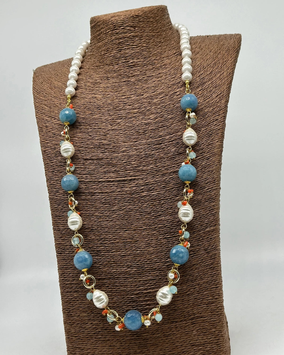 Collana Artigianale Pietre Azzurre, Corallo e Perle bianche V.1 DD CERAMICHE SICILIANE
