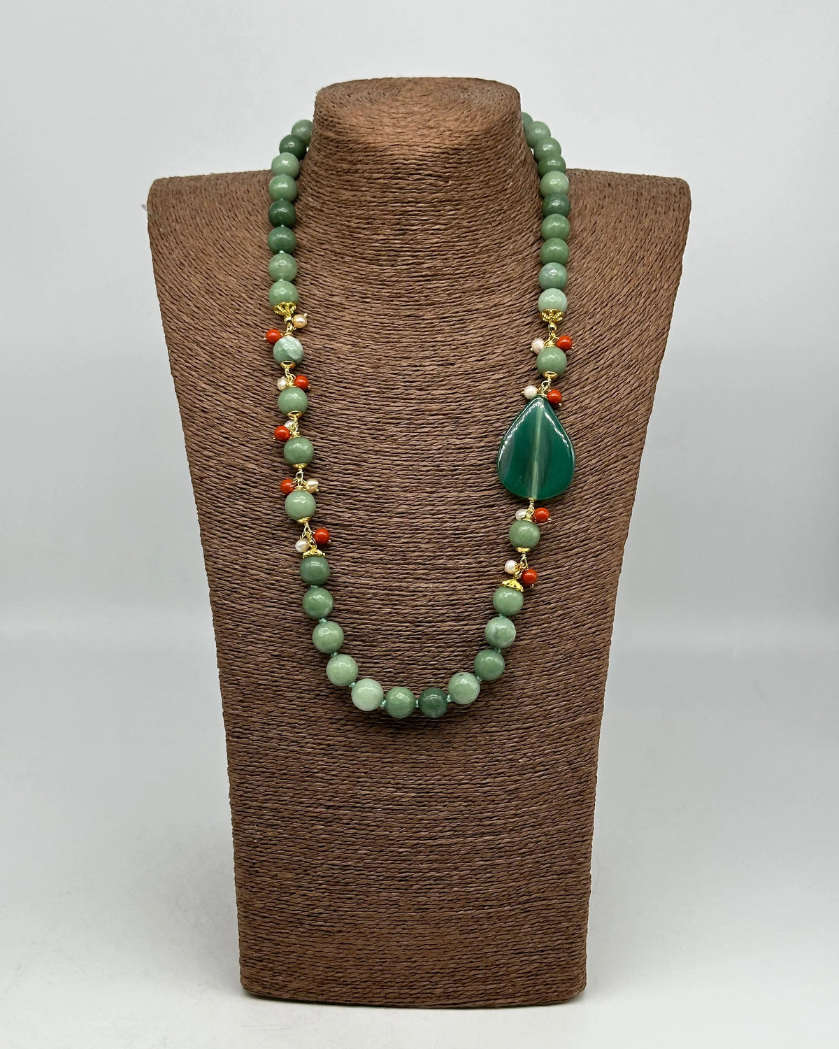 Collana Artigianale Pietre Verde, Corallo e Perle bianche V.4 DD CERAMICHE SICILIANE