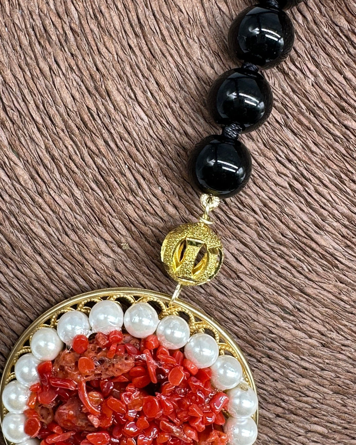 Collana Ceramica di Caltagirone Medaglione Corallo e Perle - DD CERAMICHE SICILIANE