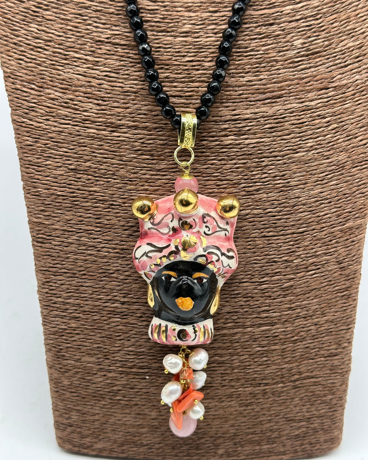 Collana di pietre nere Testa di Moro Ceramica di Caltagirone Turbante Rosa Decorato V.2 - COLLANA