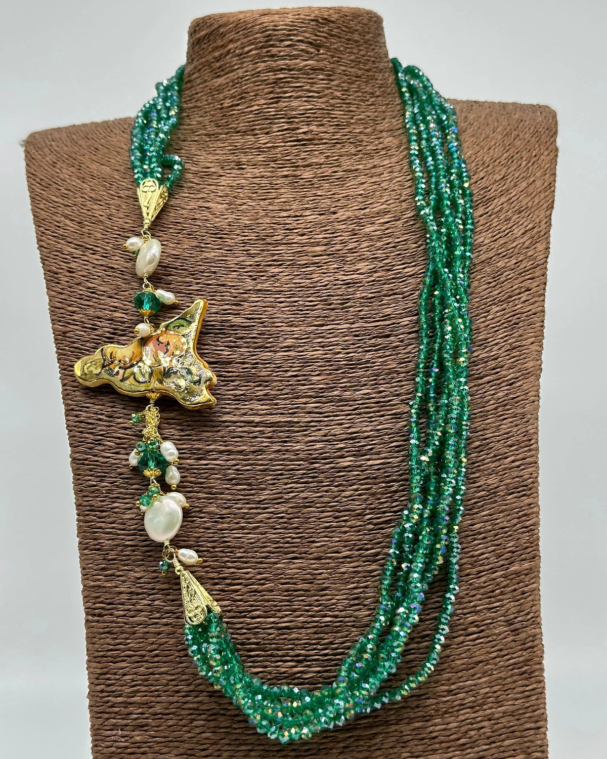 Collana multifilo di Pietre Verde, ciondolo Sicilia, perle e pietre DD CERAMICHE SICILIANE