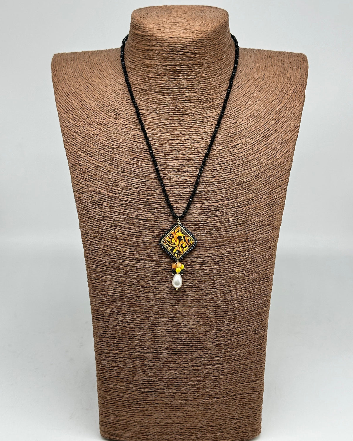 Collana Piastrella Ceramica Caltagirone Decoro Barocco catena perline nere V.2 - COLLANA