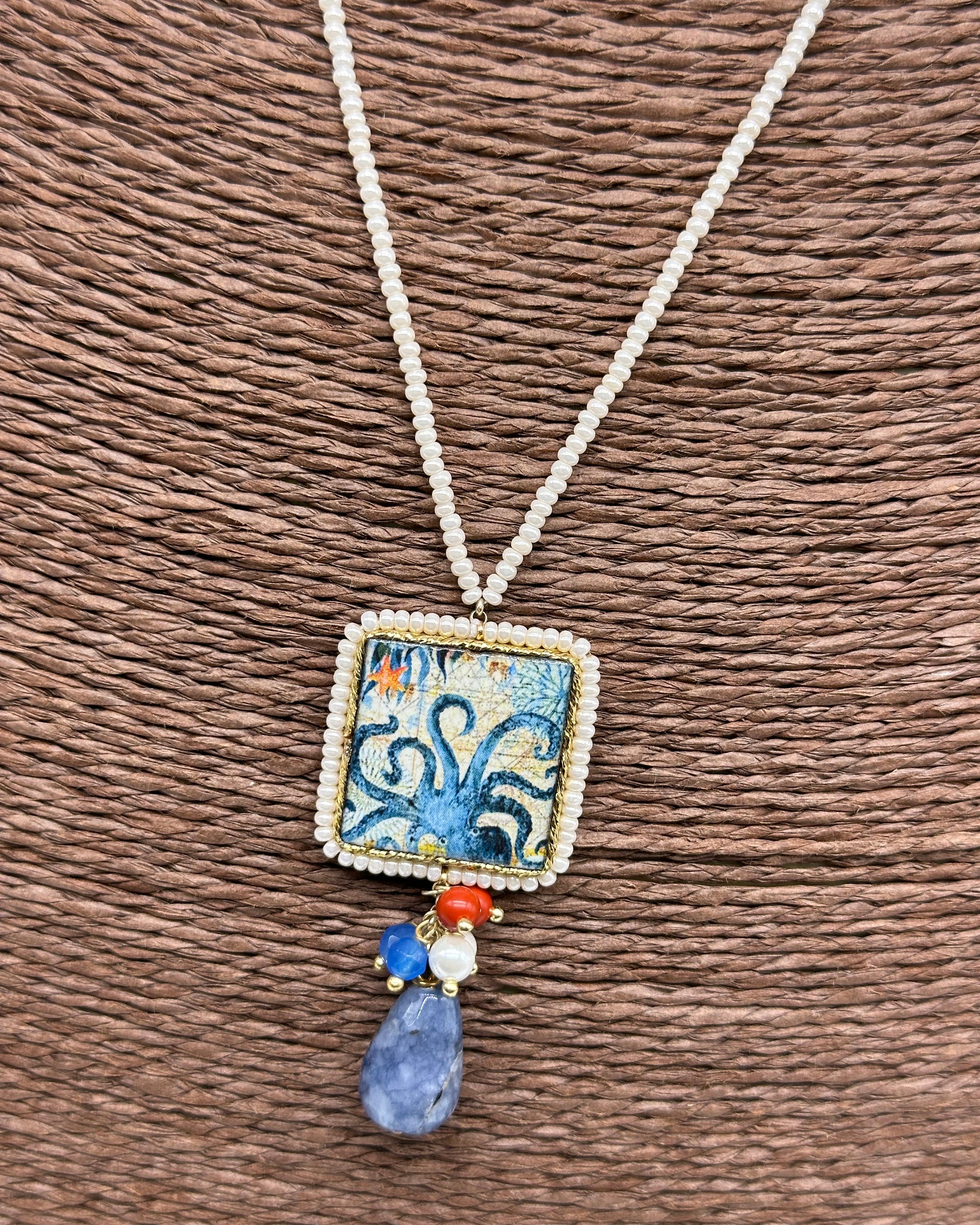 Collana Piastrella Ceramica Caltagirone Polipo catena perline bianche - COLLANA