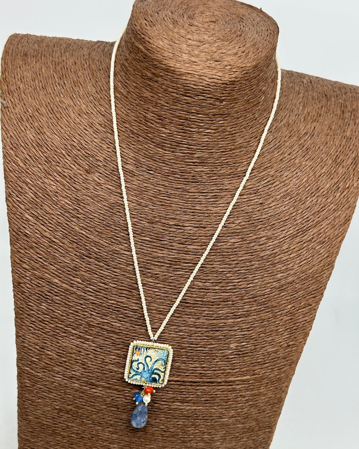 Collana Piastrella Ceramica Caltagirone Polipo catena perline bianche - COLLANA