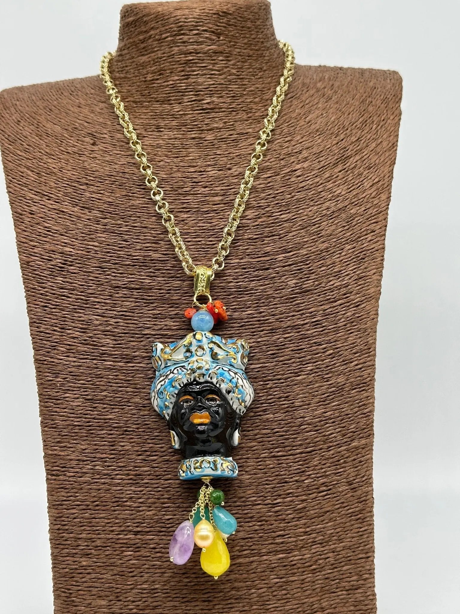 Collana Siciliana Testa di Moro Ceramica di Caltagirone Turbante Celeste Decorato dettagli Oro - COLLANA