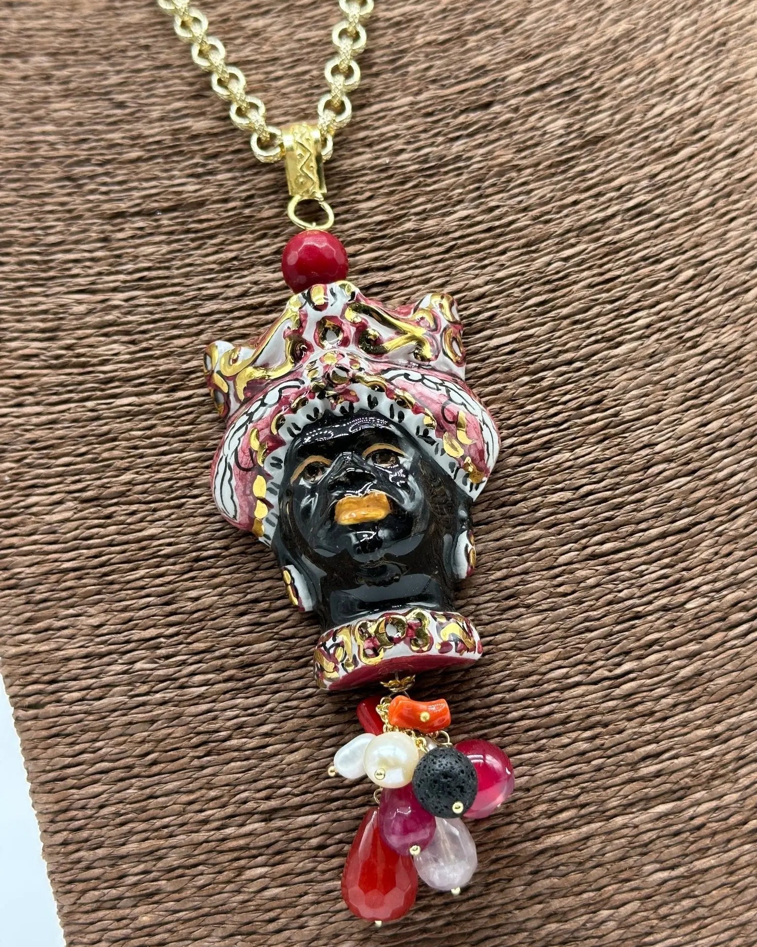 Collana Siciliana Testa di Moro Ceramica di Caltagirone Turbante Bordeaux Decorato dettagli Oro - COLLANA