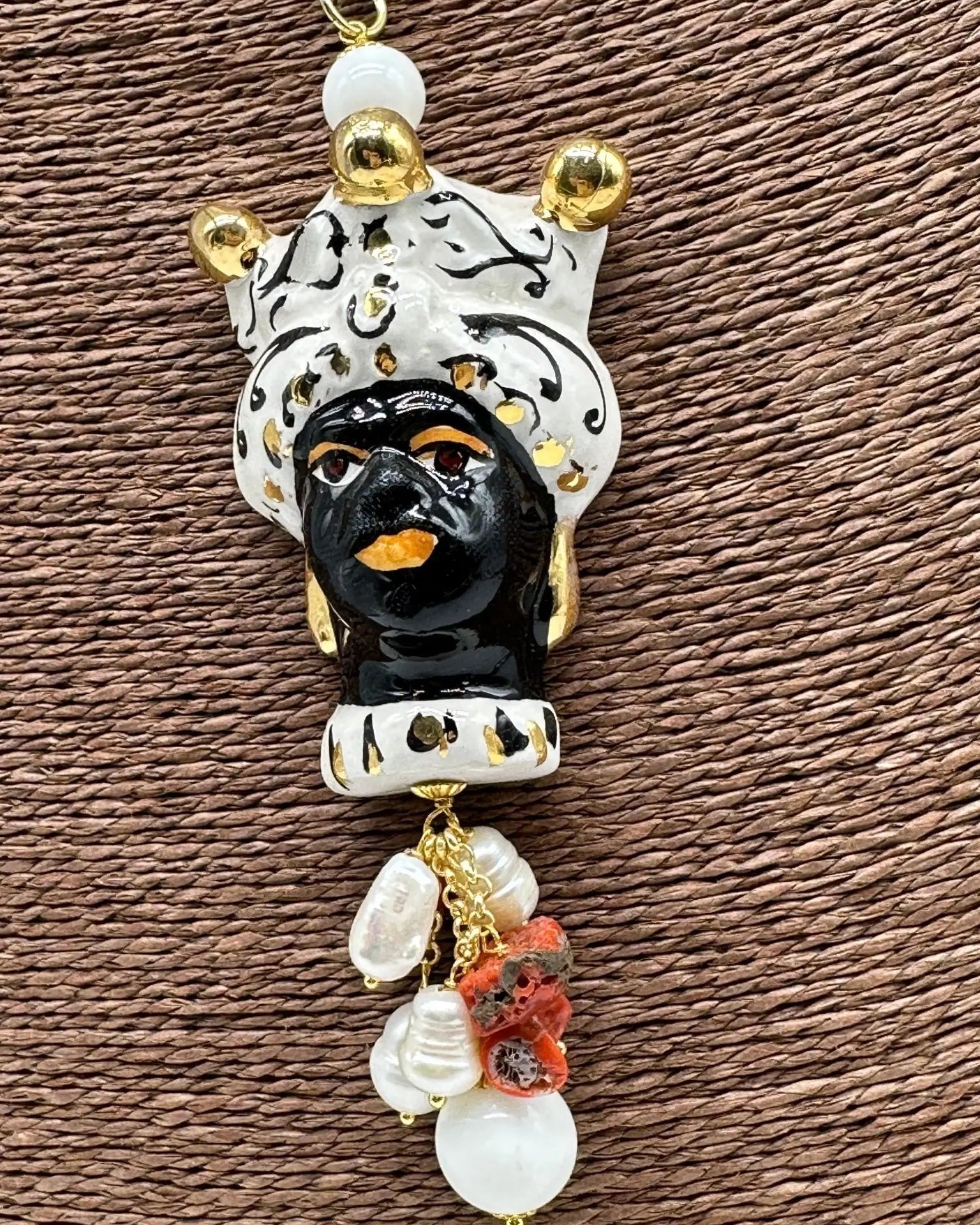 Collana Siciliana Testa di Moro Ceramica di Caltagirone Turbante Bianco Decorato Sfere Oro - COLLANA