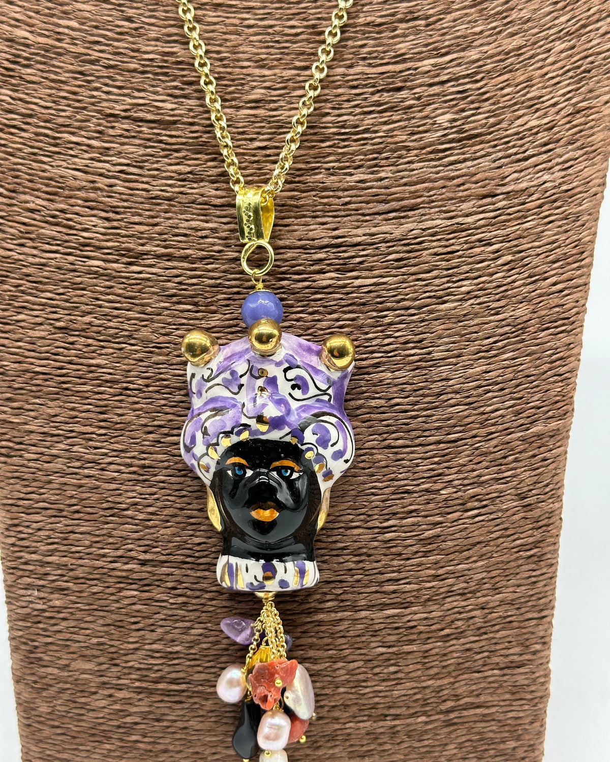 Collana Siciliana Testa di Moro Ceramica di Caltagirone Turbante Viola Decorato dettagli Oro - COLLANA
