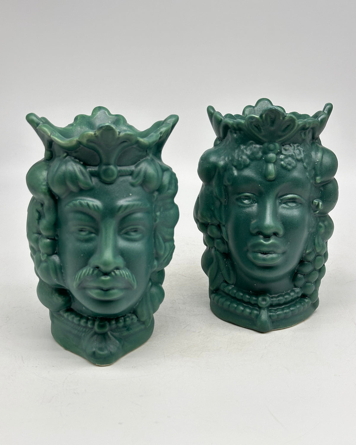 FINE SERIE - Coppia Teste di Moro Afro Frutta Ceramica Caltagirone cm H.18 L.12 Artigianale Verde Opaco - TESTE DI MORO