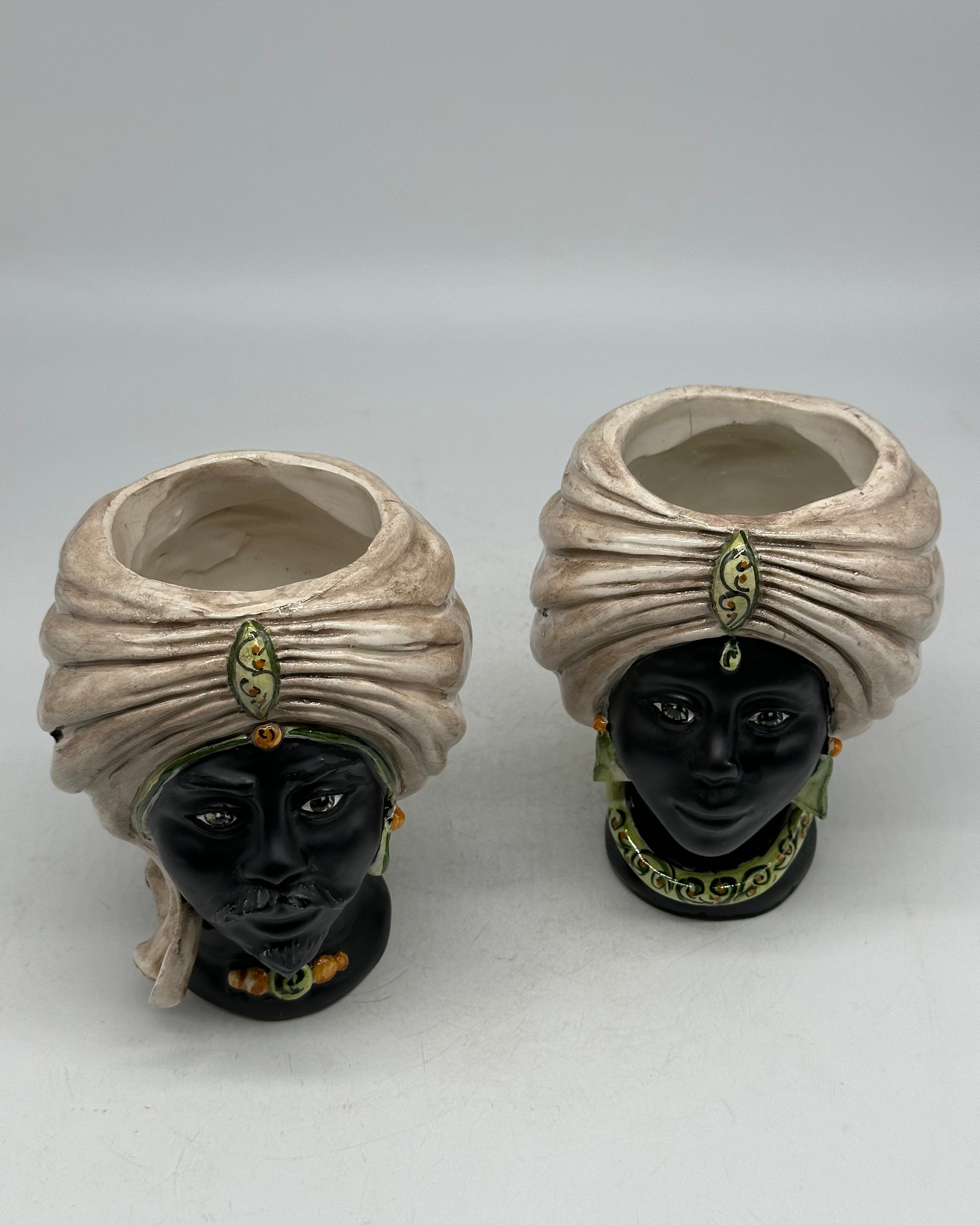 FINE SERIE - Coppia Teste di Moro Atena MINI Ceramica Caltagirone cm H.15 L.11 Artigianale Ecru Opaco Verde - TESTE