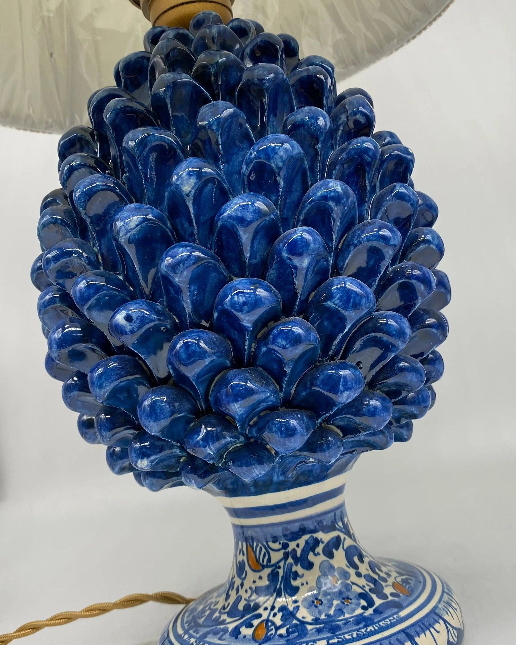 Lampada Pigna Ceramica Caltagirone cm H.30 Artigianale Blu Antico Base Decorata DD CERAMICHE SICILIANE
