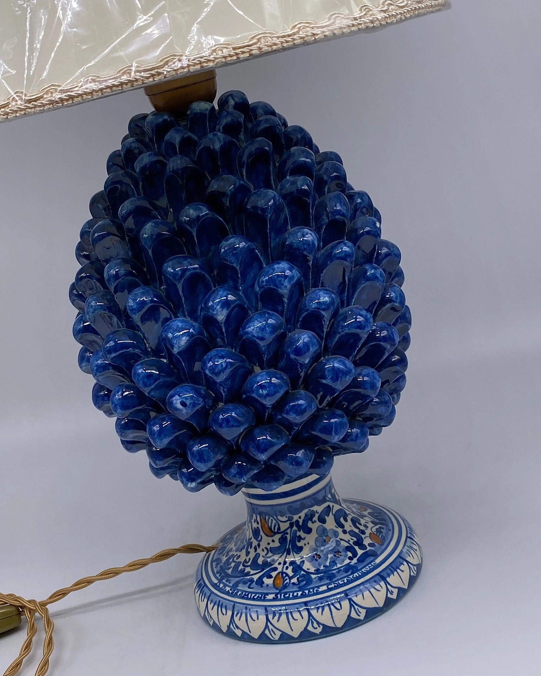 Lampada Pigna Ceramica Caltagirone cm H.30 Artigianale Blu Antico Base Decorata DD CERAMICHE SICILIANE