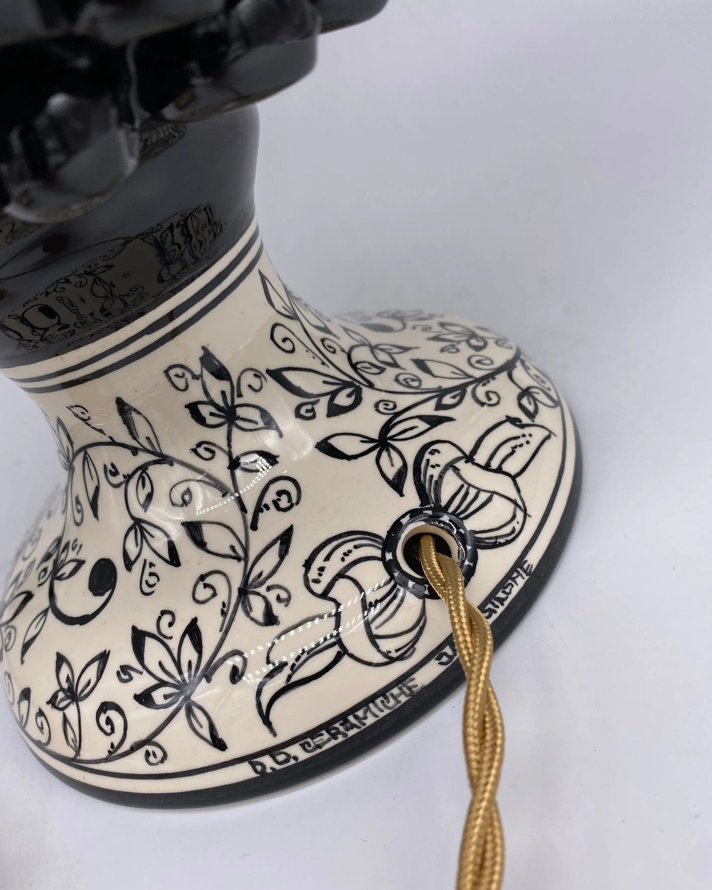 Lampada Pigna Ceramica Caltagirone cm H.30 Artigianale Nero Base Decorata DD CERAMICHE SICILIANE