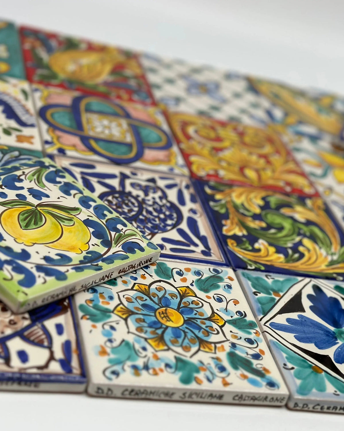 Maioliche Ceramica Caltagirone cm 10x10 Piastrelle Mattonelle decorate a mano DD CERAMICHE SICILIANE