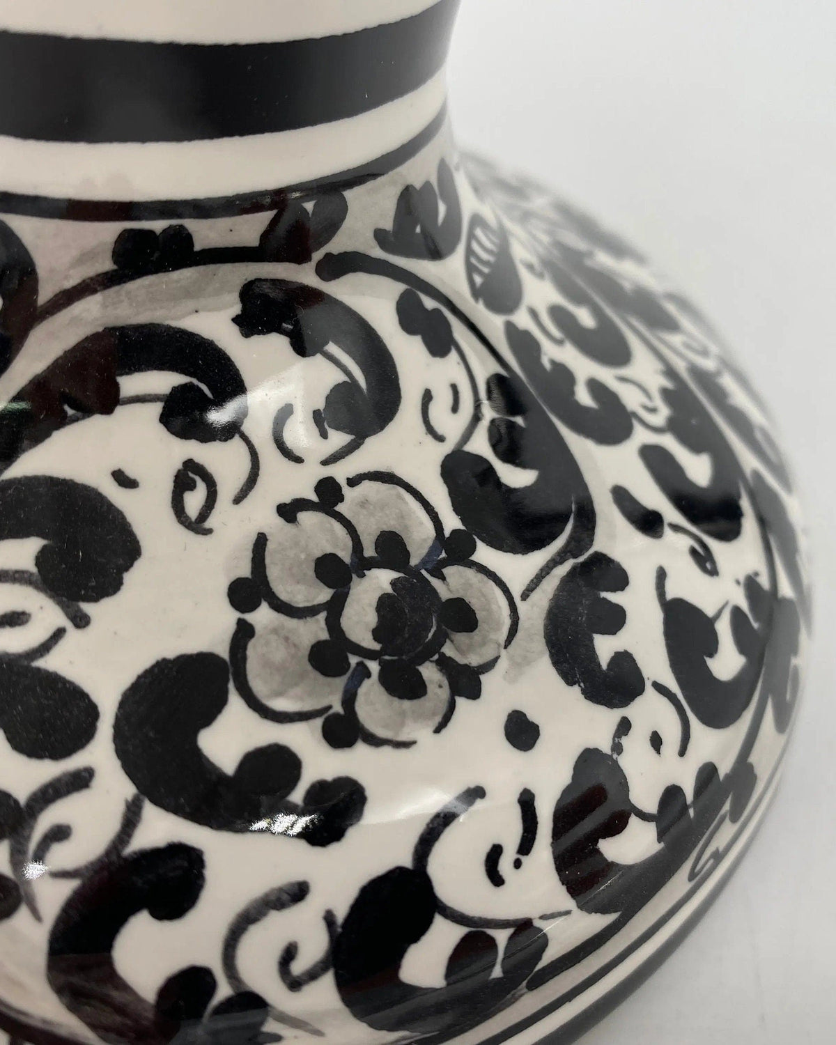 Portavaso Mezza Pigna Ceramica Caltagirone cm H.20 L.20 Artigianale Bianco Base Decorata DD CERAMICHE SICILIANE