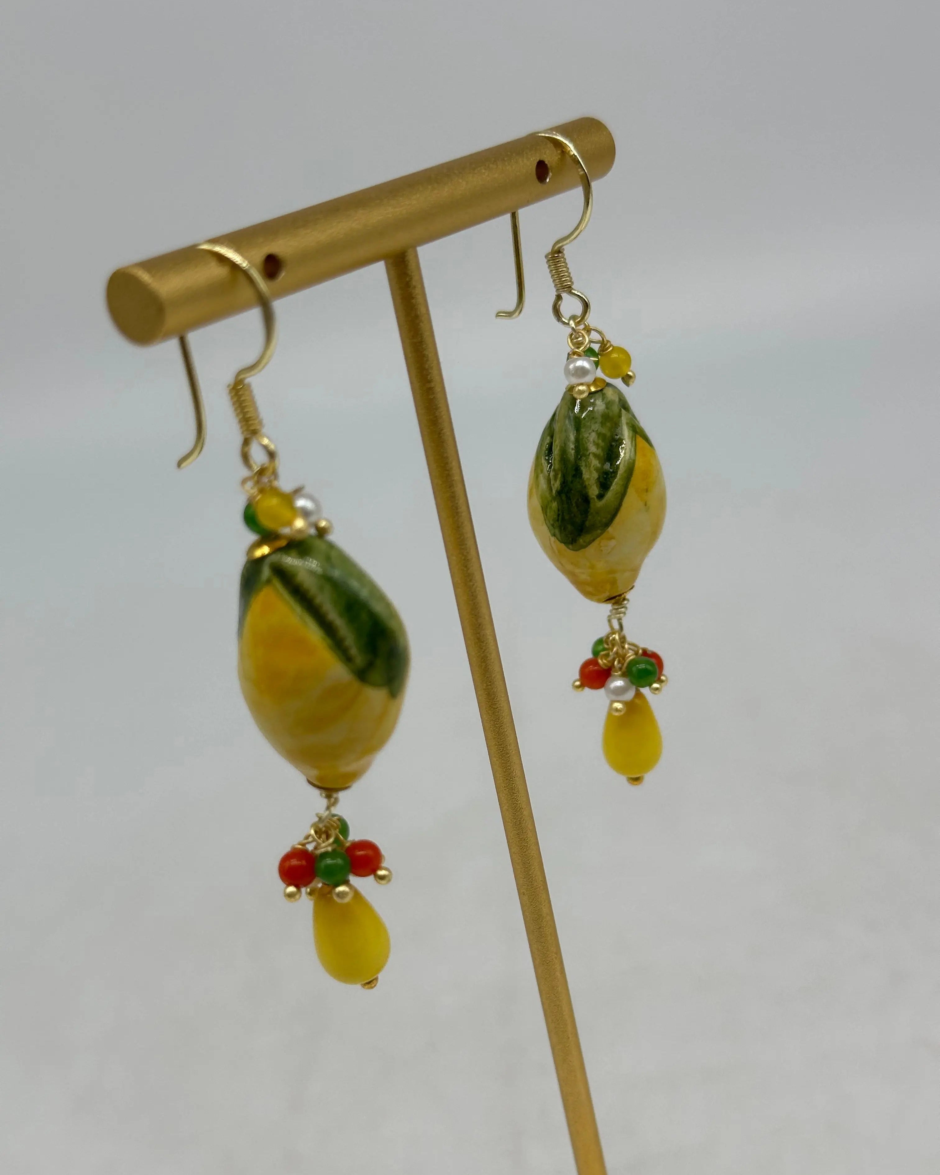 Orecchini Artigianali Limoni in Ceramica di Caltagirone, pietre e corallo V.3 DD CERAMICHE SICILIANE