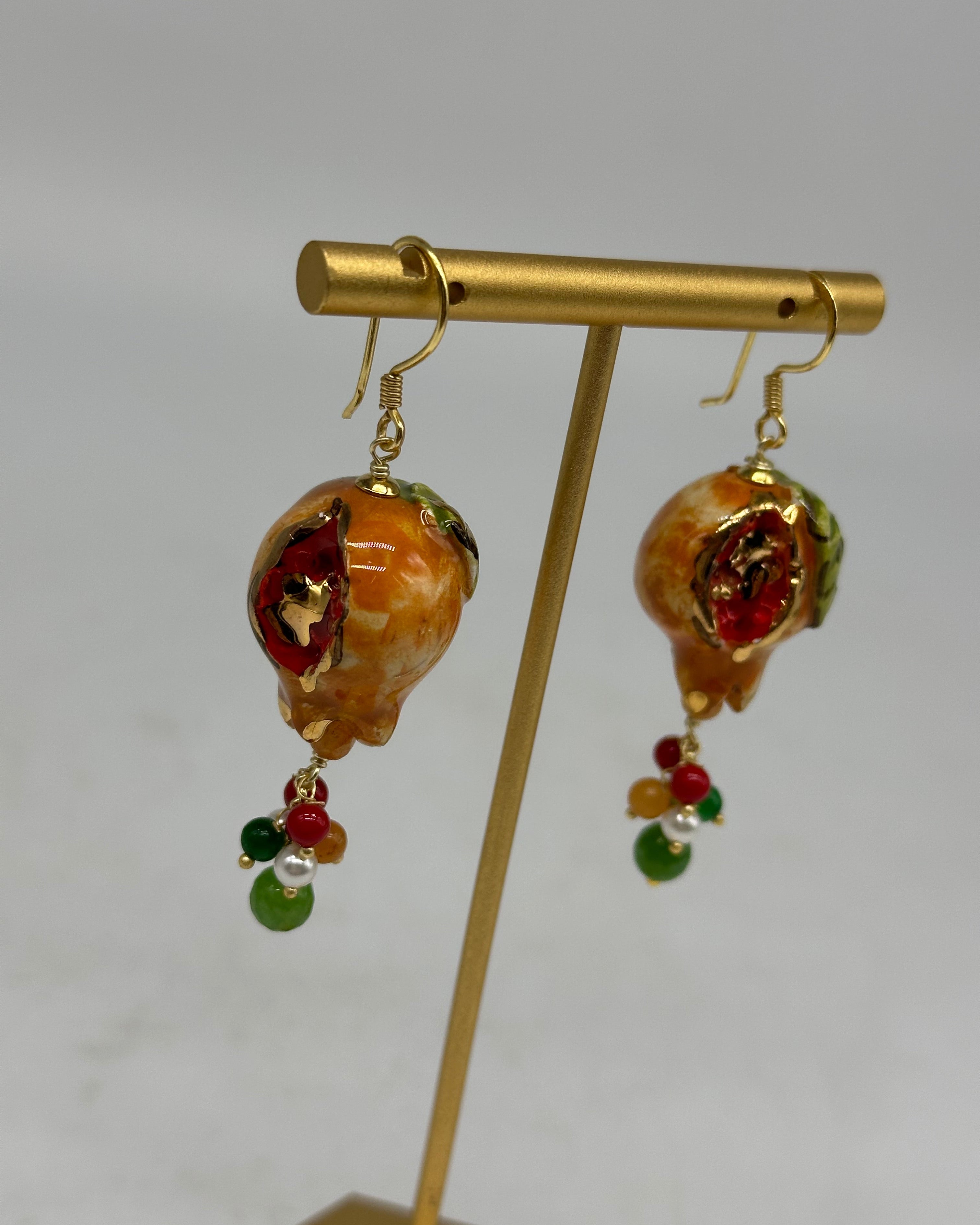 Orecchini Artigianali Melograni in Ceramica di Caltagirone pietre e corallo - ORECCHINI
