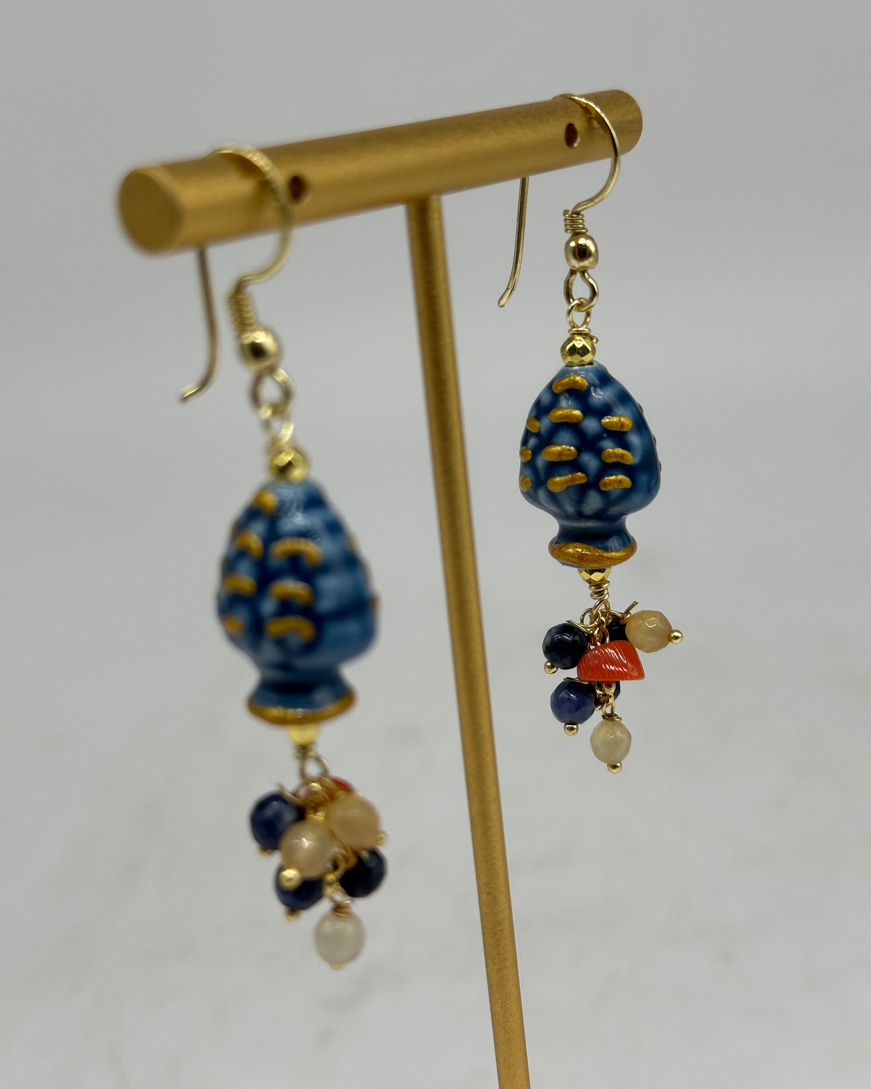 Orecchini Artigianali Pigna Blu Ceramica di Caltagirone pietre e perle - ORECCHINI