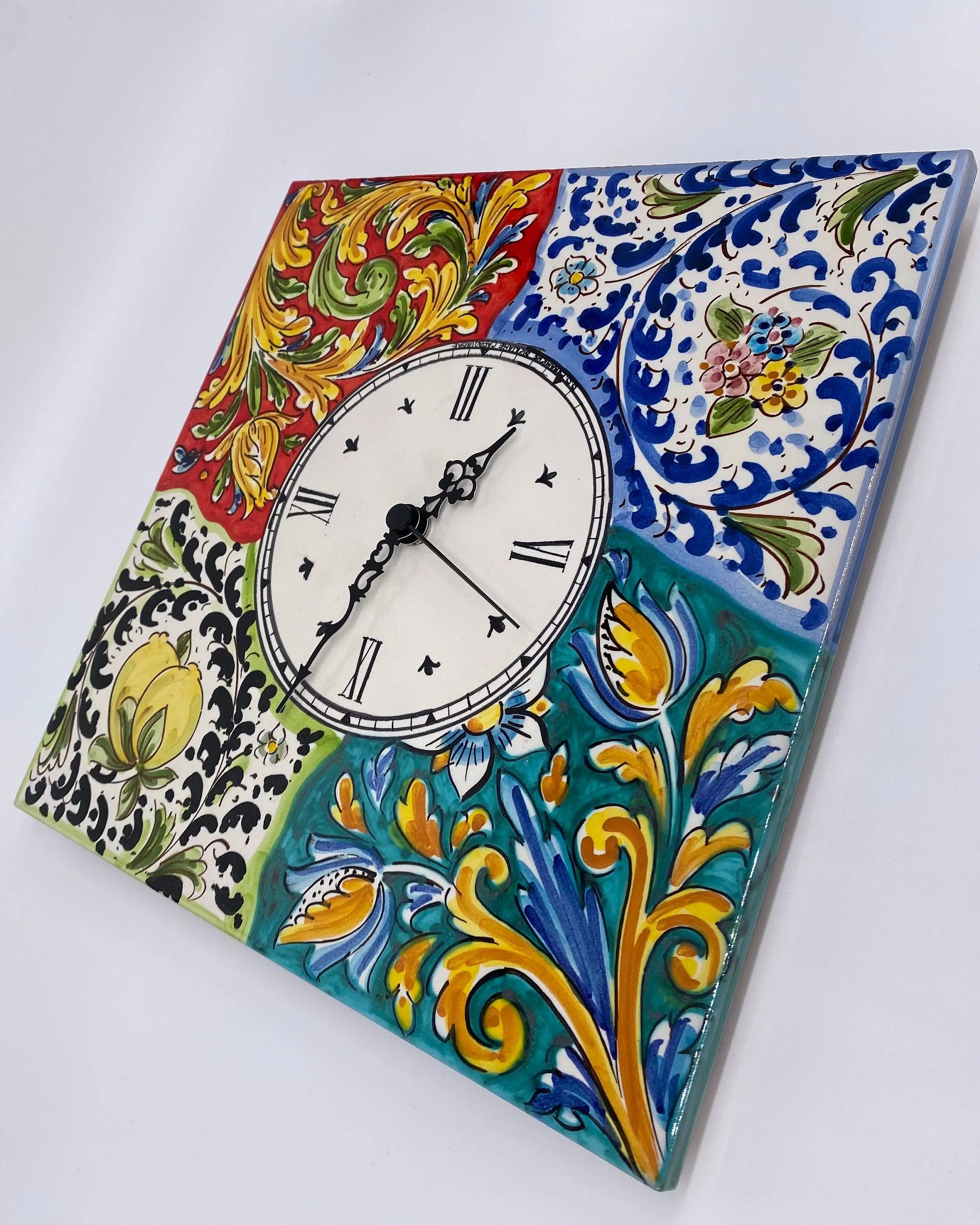 Orologio da Parete Ceramica Caltagirone Quadrato dipinto a mano Lato 30cm Decoro n.3 DD CERAMICHE SICILIANE