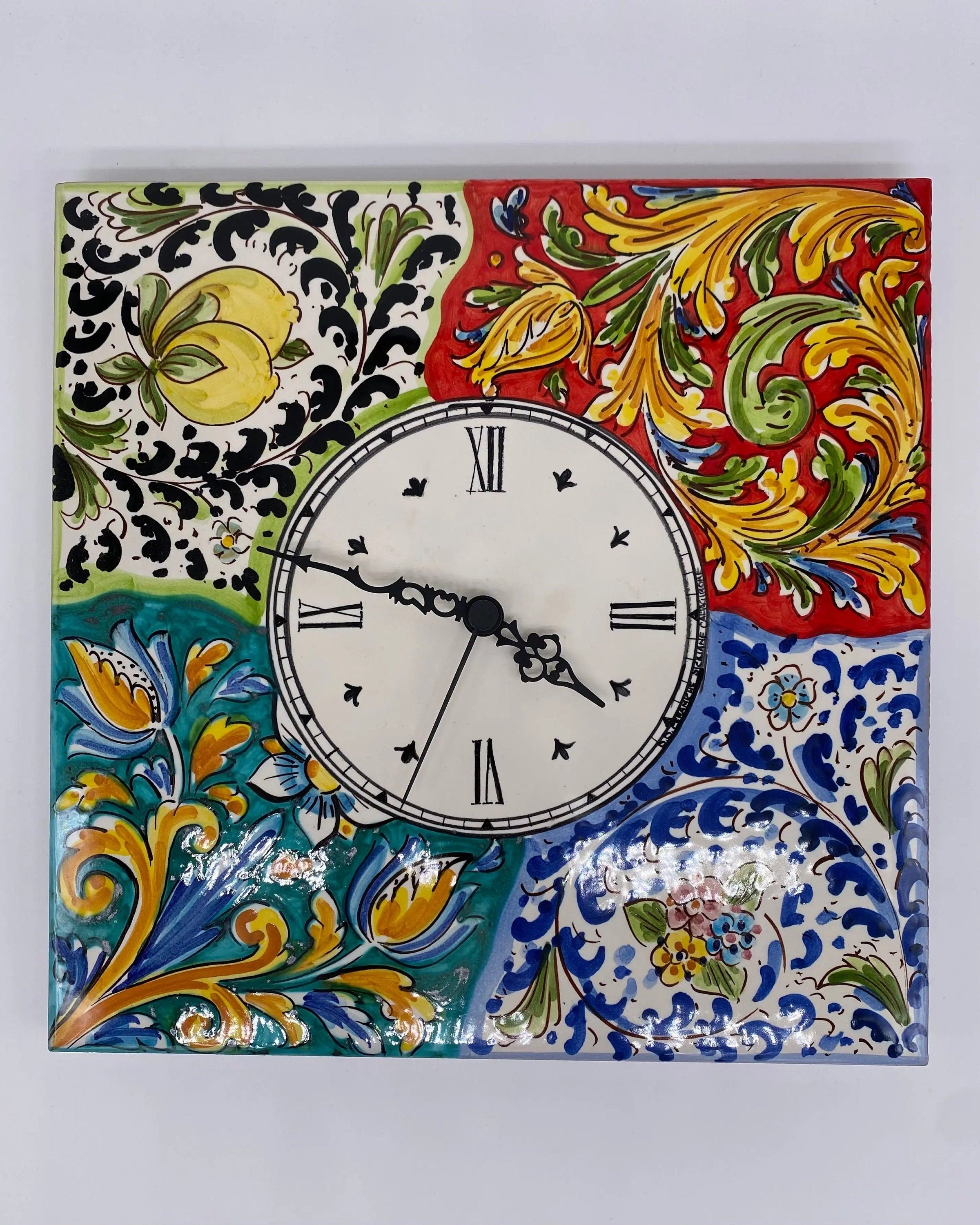 Orologio da Parete Ceramica Caltagirone Quadrato dipinto a mano Lato 30cm Decoro n.3 DD CERAMICHE SICILIANE