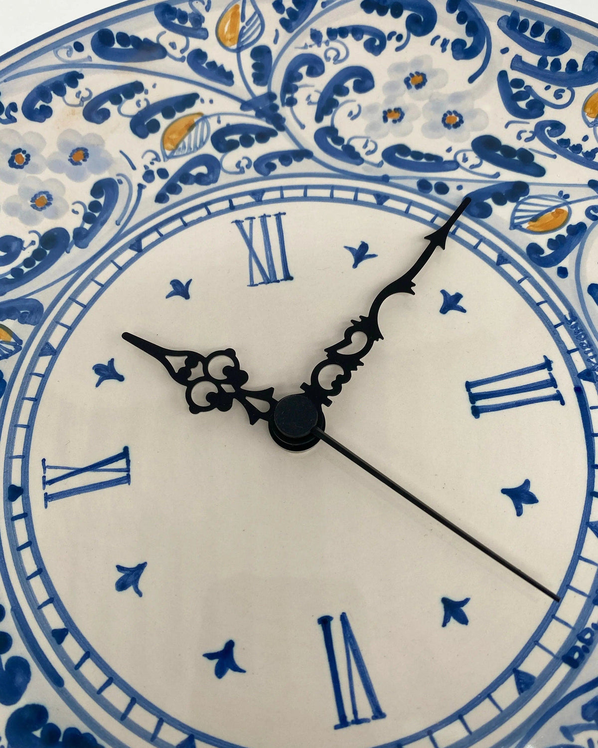 Orologio da Parete Ceramica Caltagirone Rotondo dipinto a mano cm D.30 Decoro n.2 DD CERAMICHE SICILIANE