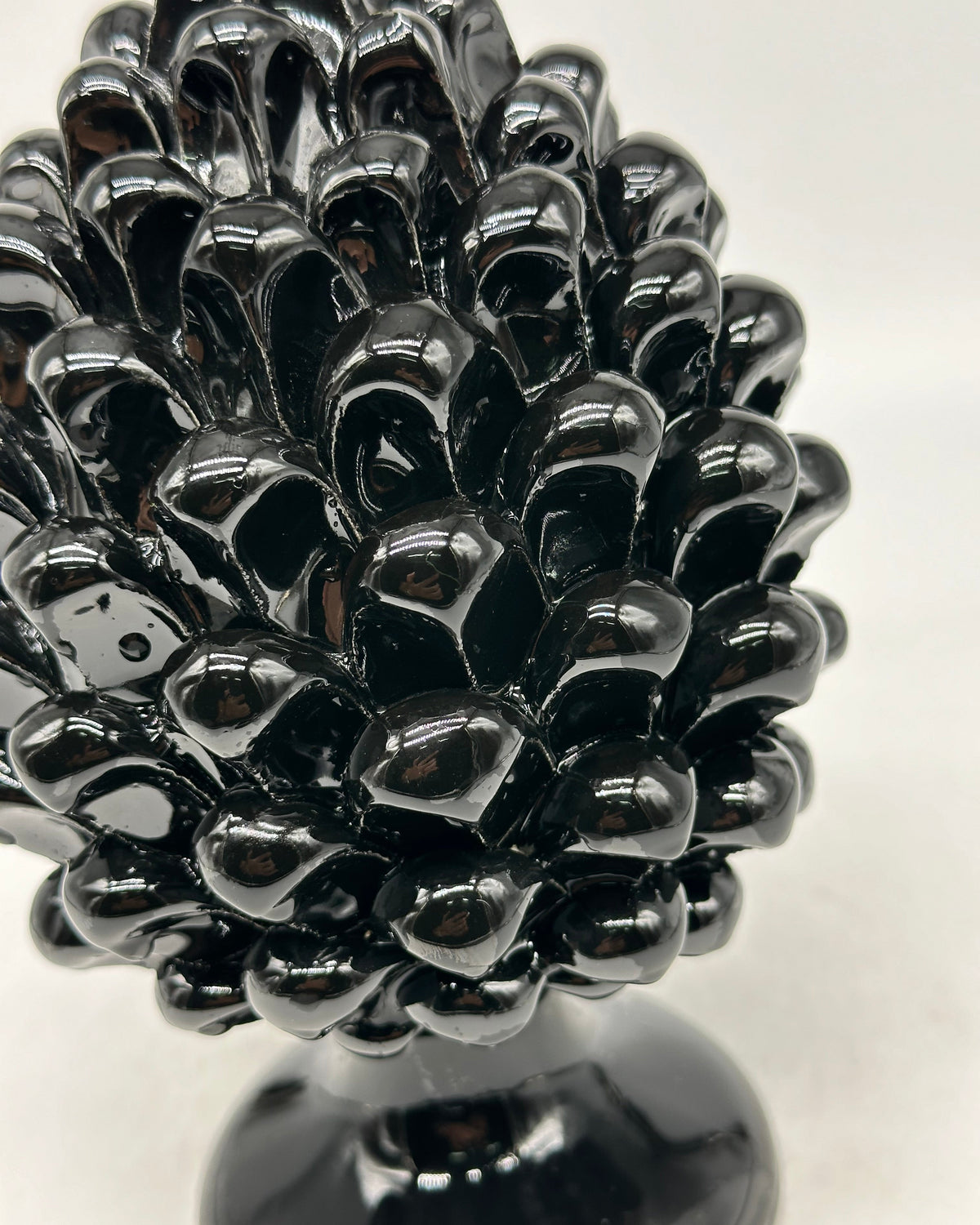 Pigna Ceramica Caltagirone cm H.20 Artigianale Nero - PIGNE