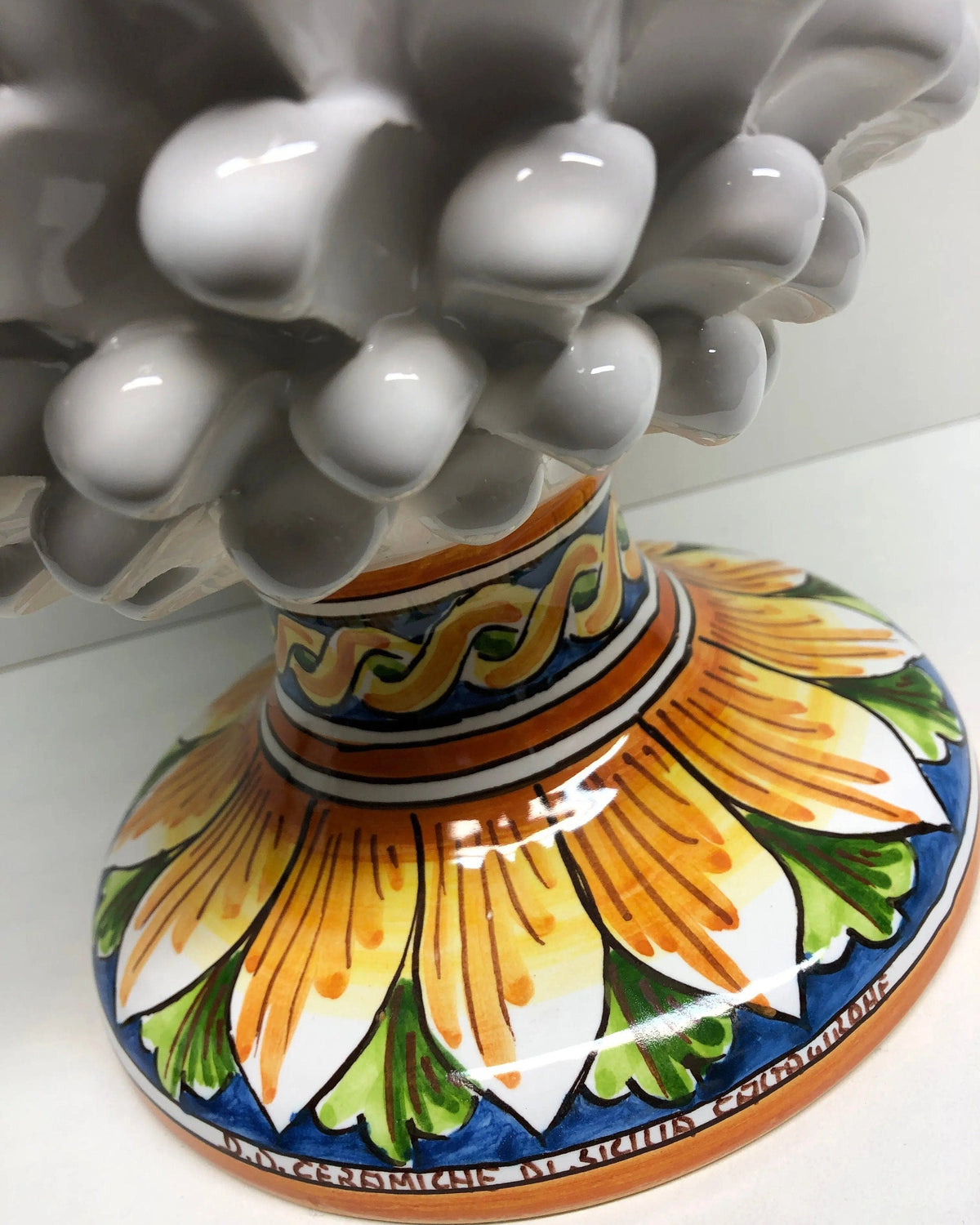 Pigna Ceramica Caltagirone cm H.40 Artigianale Bianco con Base Decorata DD CERAMICHE SICILIANE