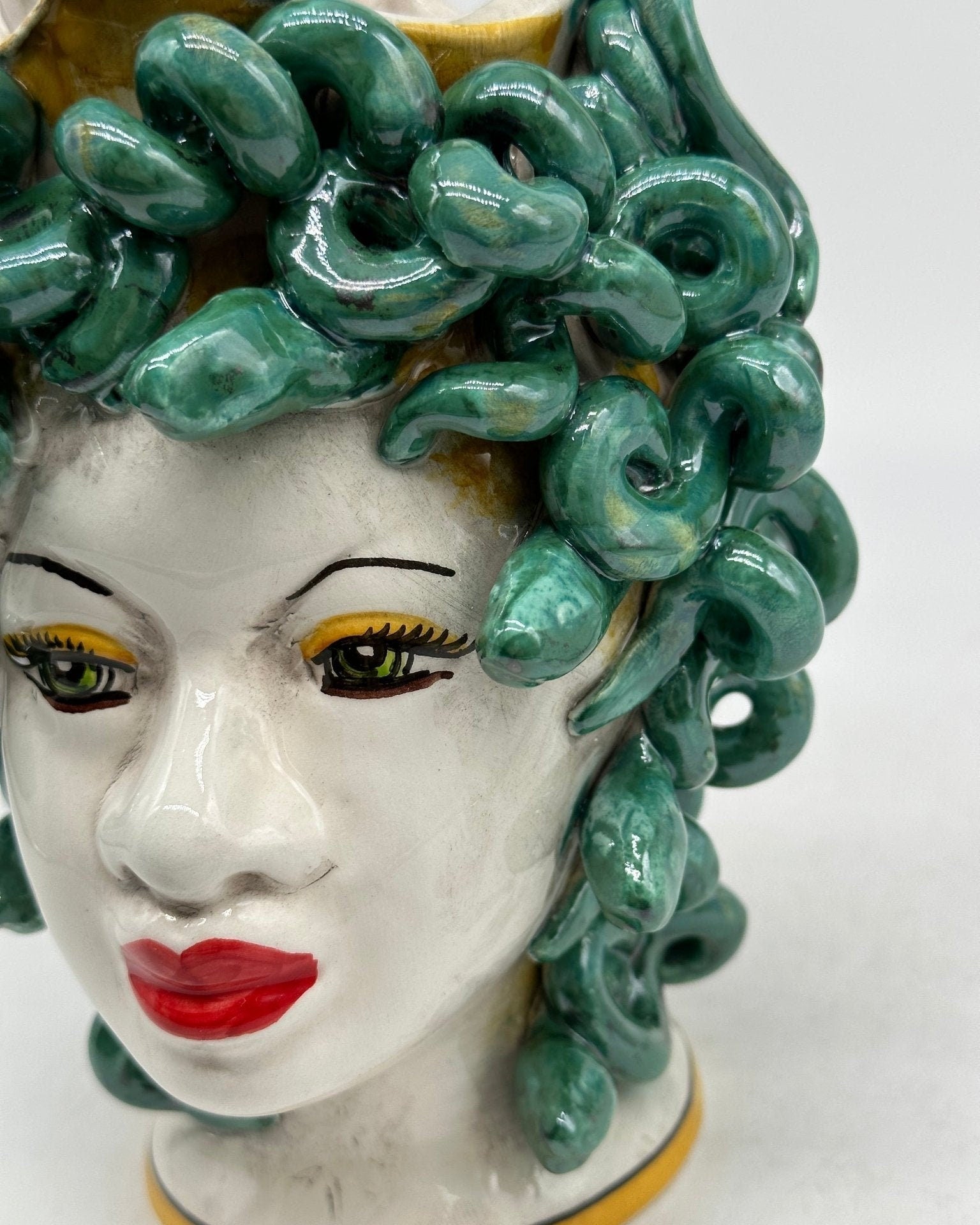 Testa Mitologica Medusa Ceramica Caltagirone cm H.20 L.15 Artigianale - DD CERAMICHE SICILIANE