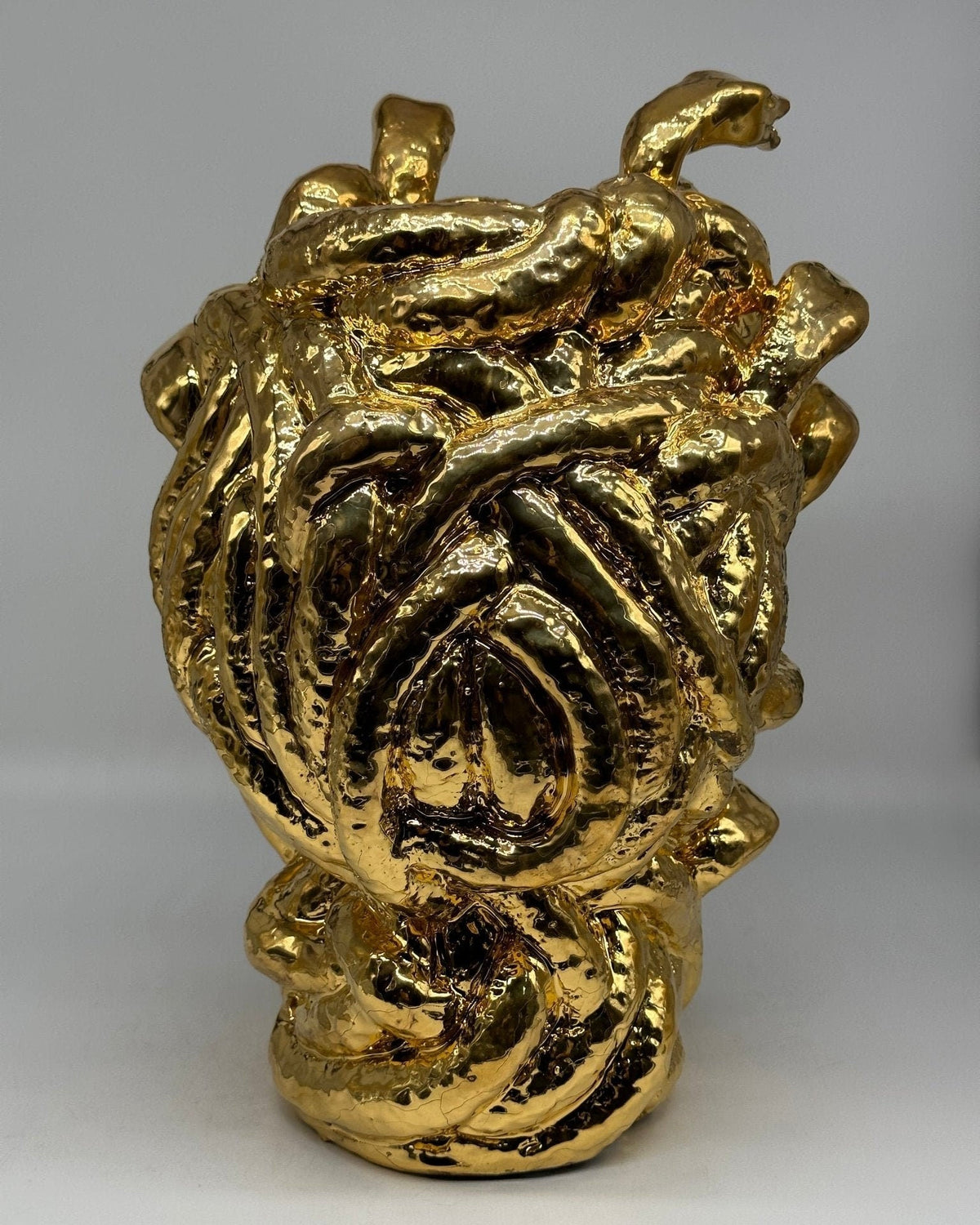 Testa Mitologica Medusa Ceramica Caltagirone cm H.38 L.25 Artigianale “GOLD EDITION” - DD CERAMICHE SICILIANE