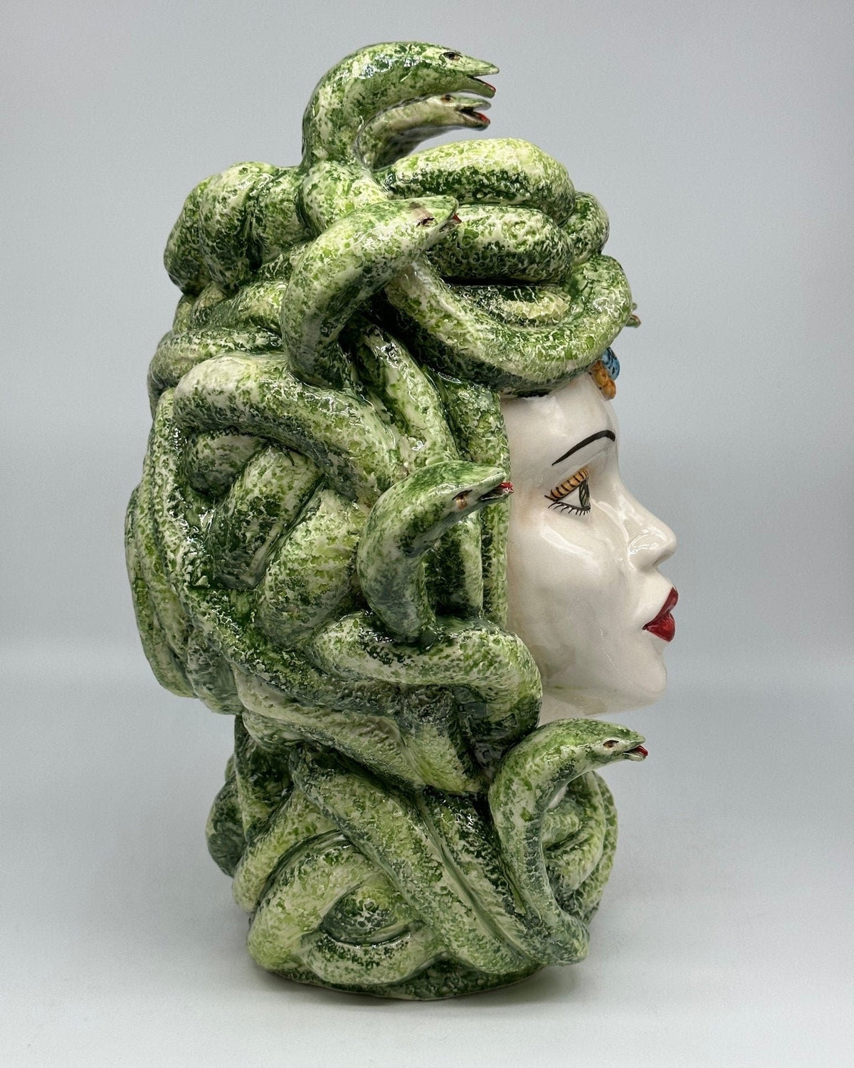 Testa Mitologica Medusa Ceramica Caltagirone cm H.38 L.25 Artigianale Verde - DD CERAMICHE SICILIANE