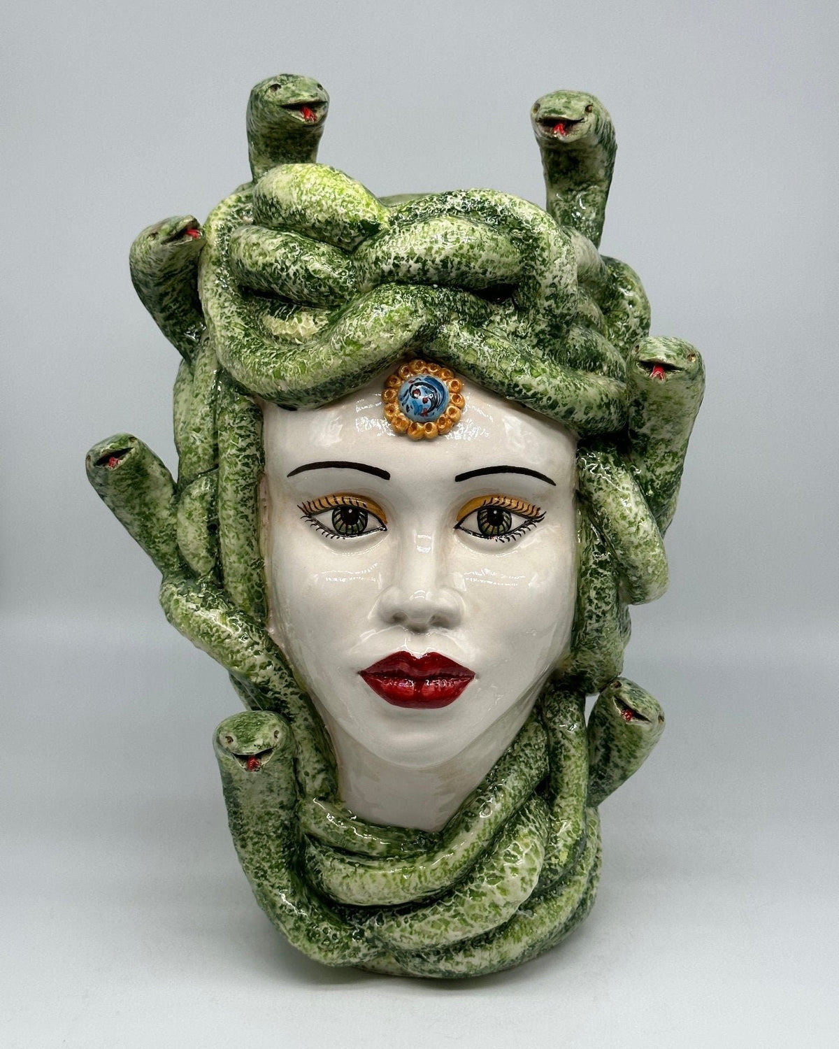 Testa Mitologica Medusa Ceramica Caltagirone cm H.38 L.25 Artigianale Verde - DD CERAMICHE SICILIANE