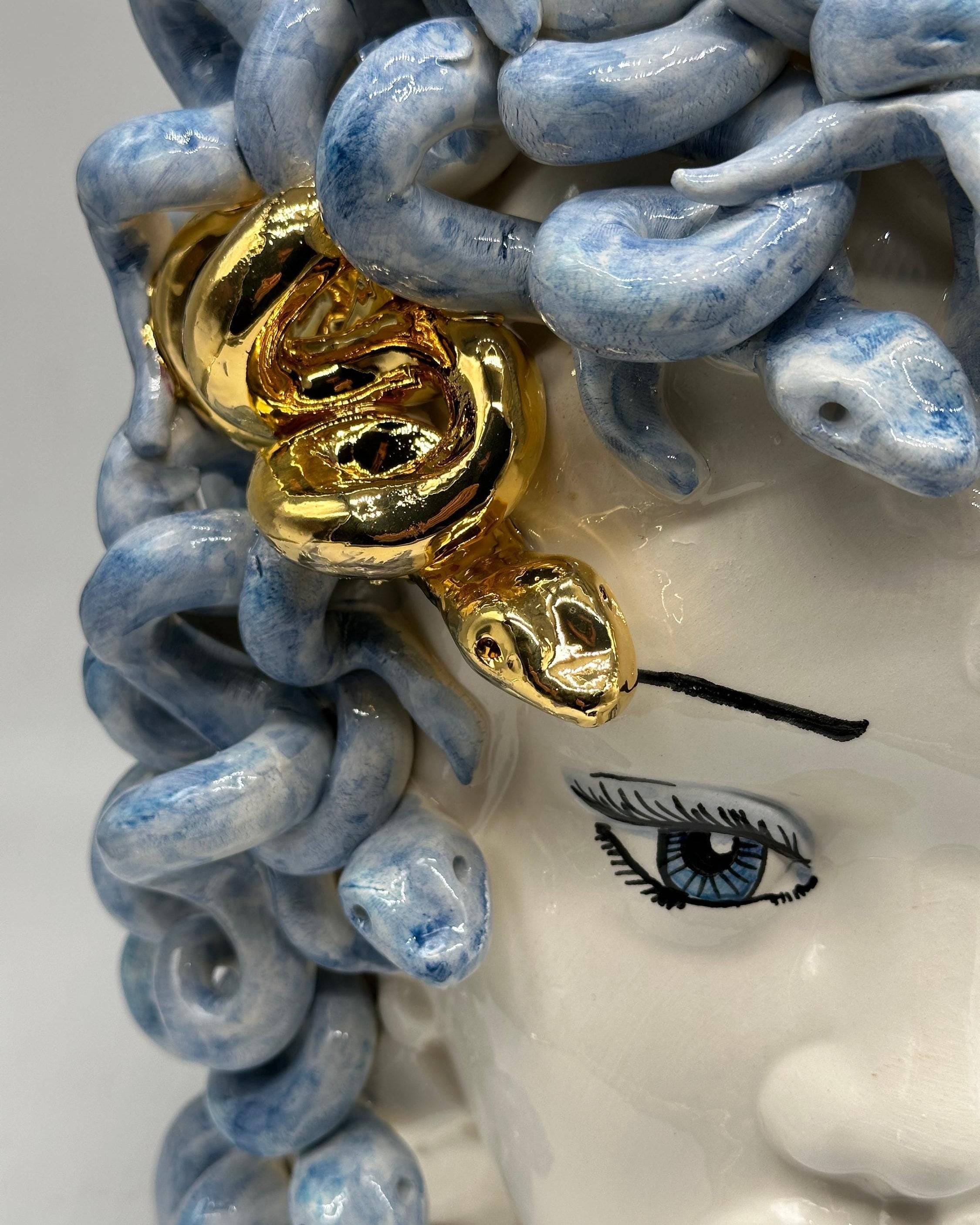 Testa Mitologica Medusa “Luxury” Ceramica Caltagirone cm H.40 L.30 Artigianale - TESTA DI MORO