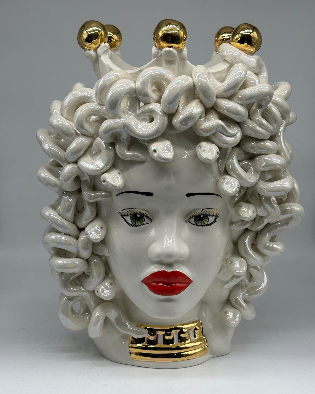 Testa Mitologica Medusa “Luxury Madreperla” Ceramica Caltagirone cm H.40 L.30 Artigianale - TESTA DI MORO
