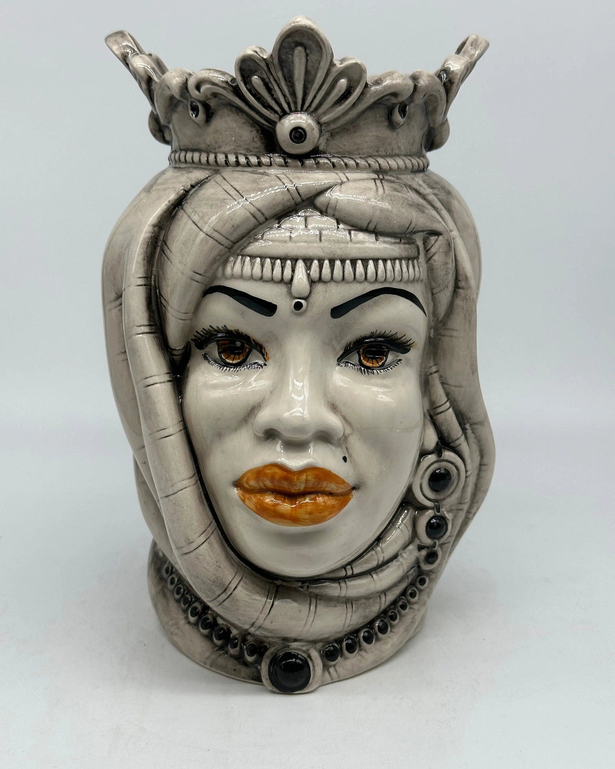Teste di Moro Afro Ceramica Caltagirone cm H.25 L.17 Artigianale Écru Visi Decorati DD CERAMICHE SICILIANE