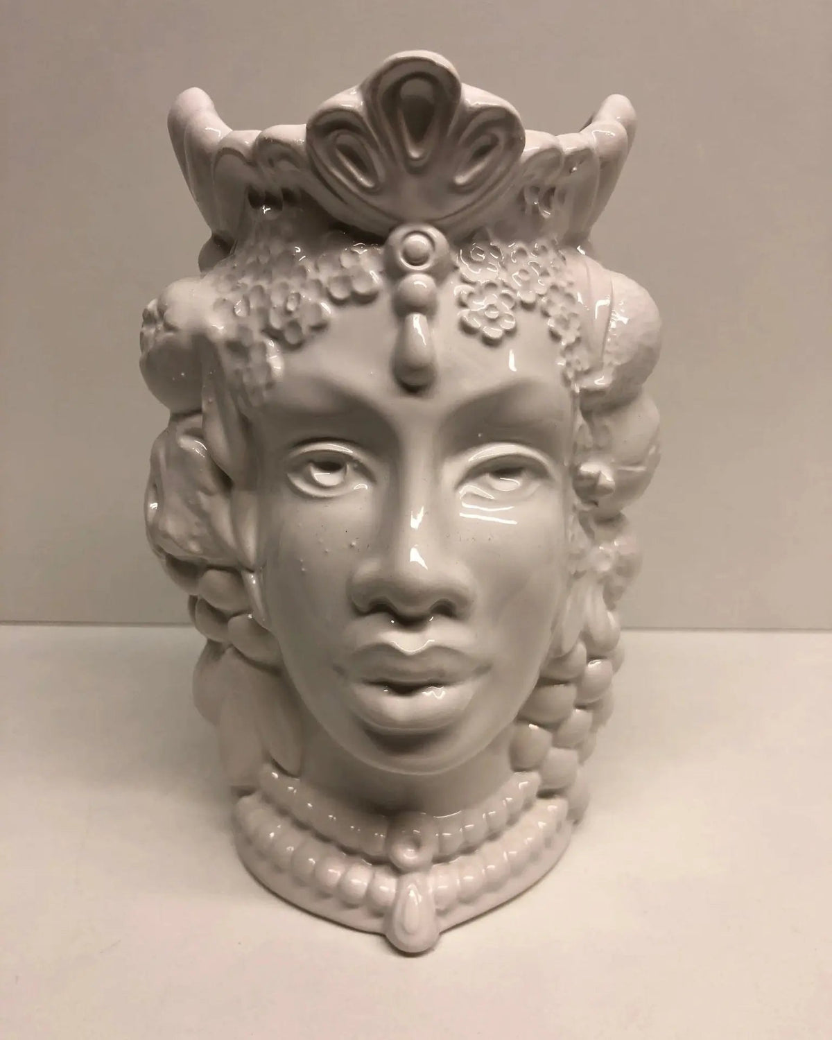 Teste di Moro Afro Frutta Ceramica Caltagirone cm H.18 L.12 Artigianale Bianco Lucido - DD CERAMICHE SICILIANE