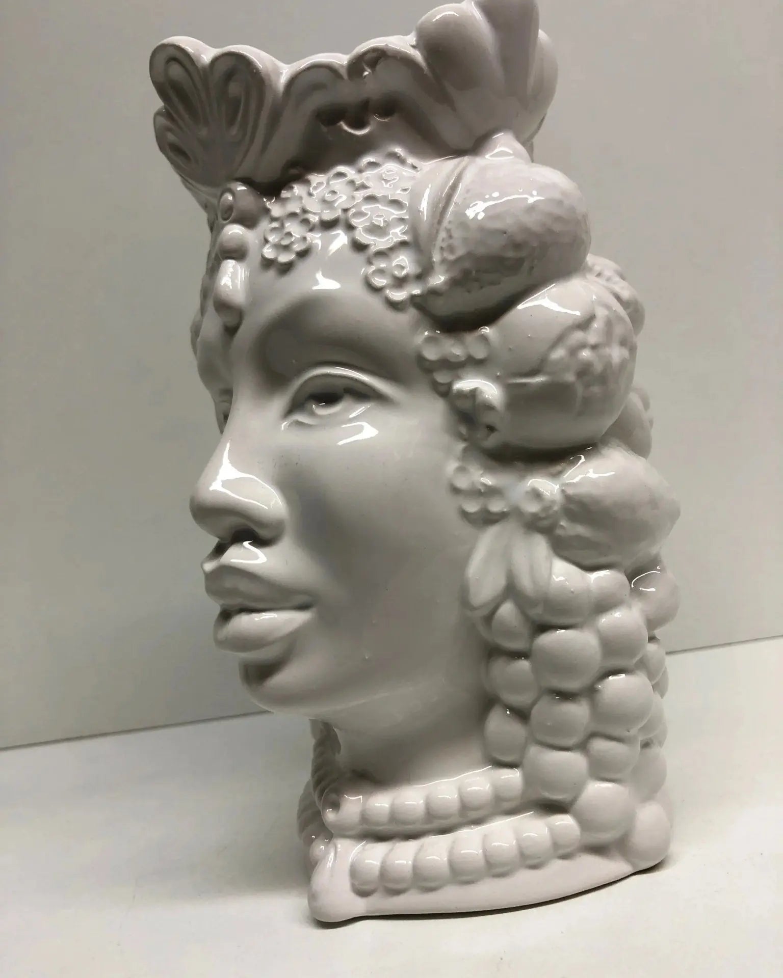 Teste di Moro Afro Frutta Ceramica Caltagirone cm H.18 L.12 Artigianale Bianco Lucido - DD CERAMICHE SICILIANE