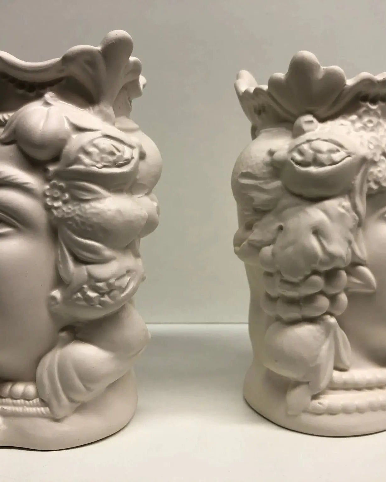 Teste di Moro Afro Frutta Ceramica Caltagirone cm H.18 L.12 Artigianale Bianco Opaco - DD CERAMICHE SICILIANE