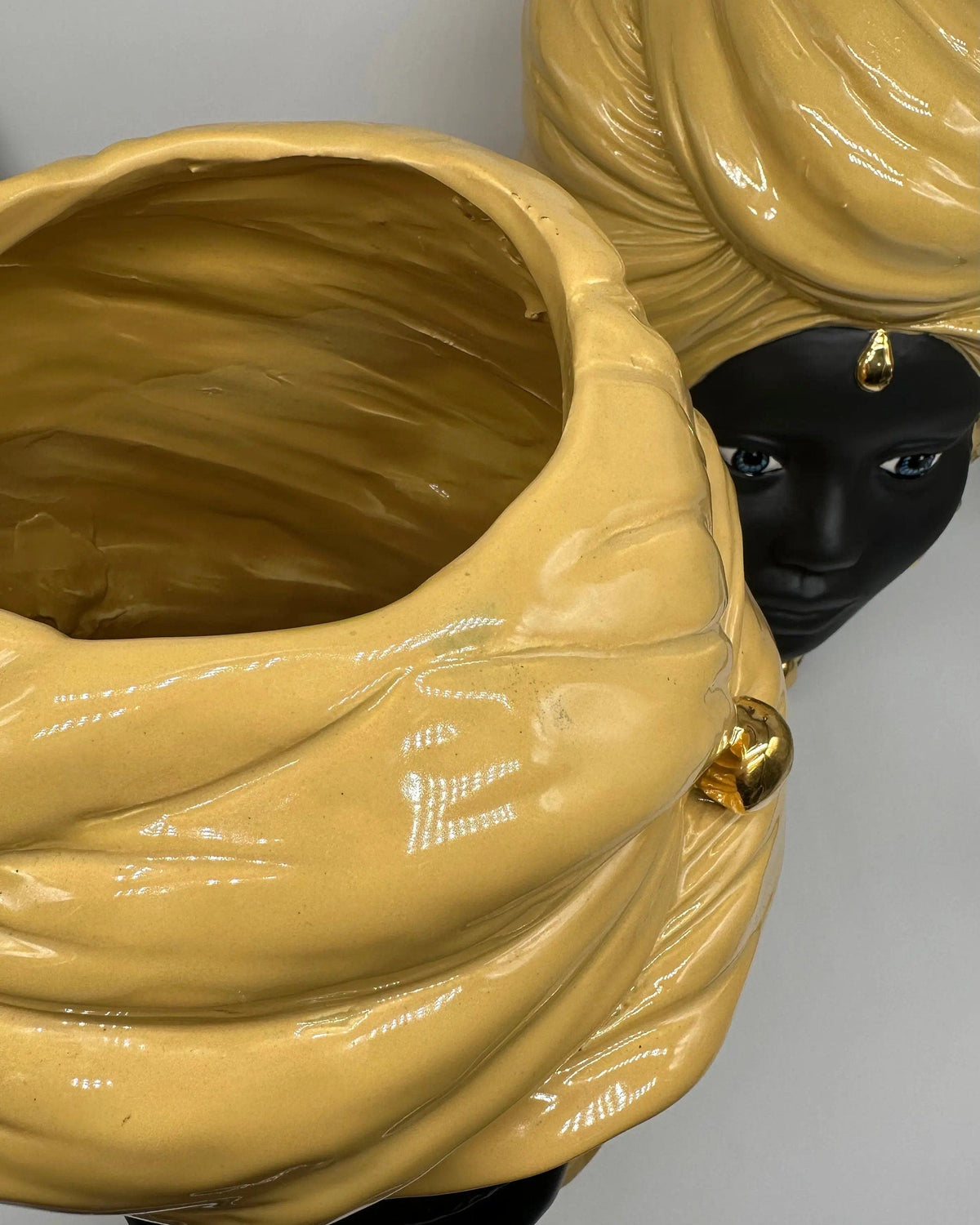 Teste di Moro Anubi Ceramica Caltagirone cm H.40 L.25 Artigianale Senape Nero Oro DD CERAMICHE SICILIANE