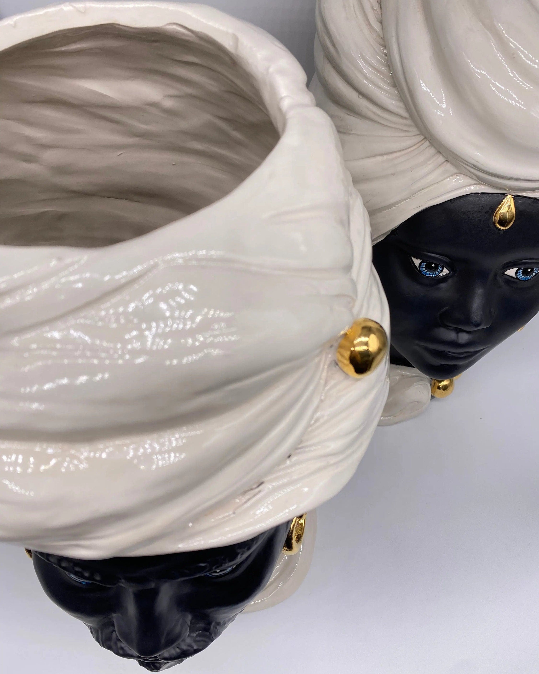 Teste di Moro Anubi Ceramica Caltagirone cm H.40 L.25 Artigianale Bianco Nero Oro DD CERAMICHE SICILIANE