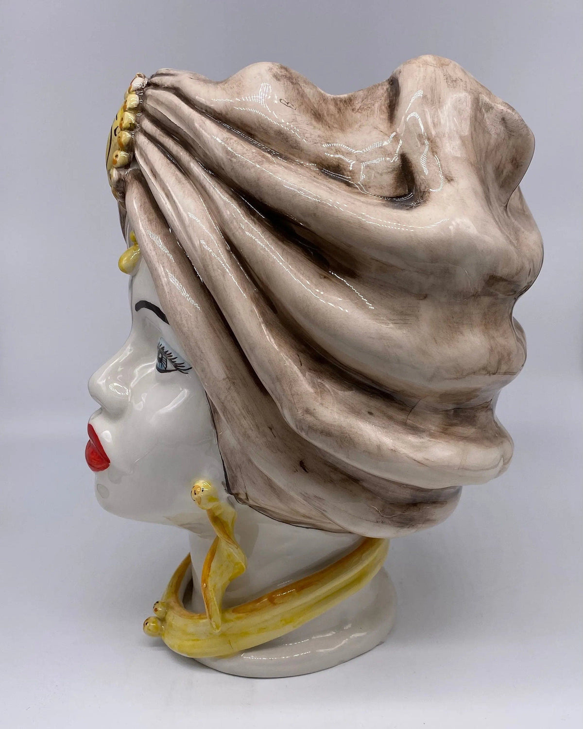 Teste di Moro Atena Ceramica Caltagirone cm H.30 L.23 Artigianale Écru Bianco Giallo DD CERAMICHE SICILIANE