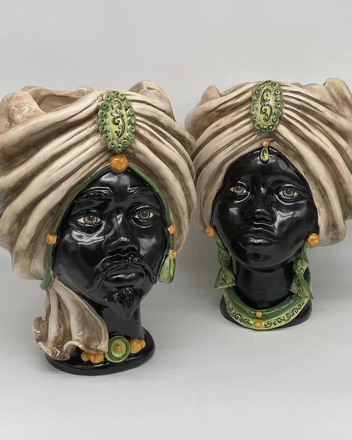 Teste di Moro Atena Ceramica Caltagirone cm H.30 L.23 Artigianale Écru Nero Verde DD CERAMICHE SICILIANE