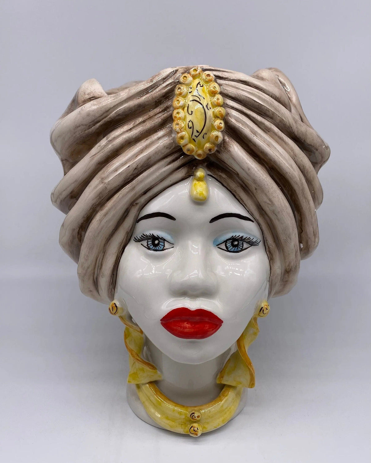 Teste di Moro Atena Ceramica Caltagirone cm H.30 L.23 Artigianale Écru Bianco Giallo DD CERAMICHE SICILIANE