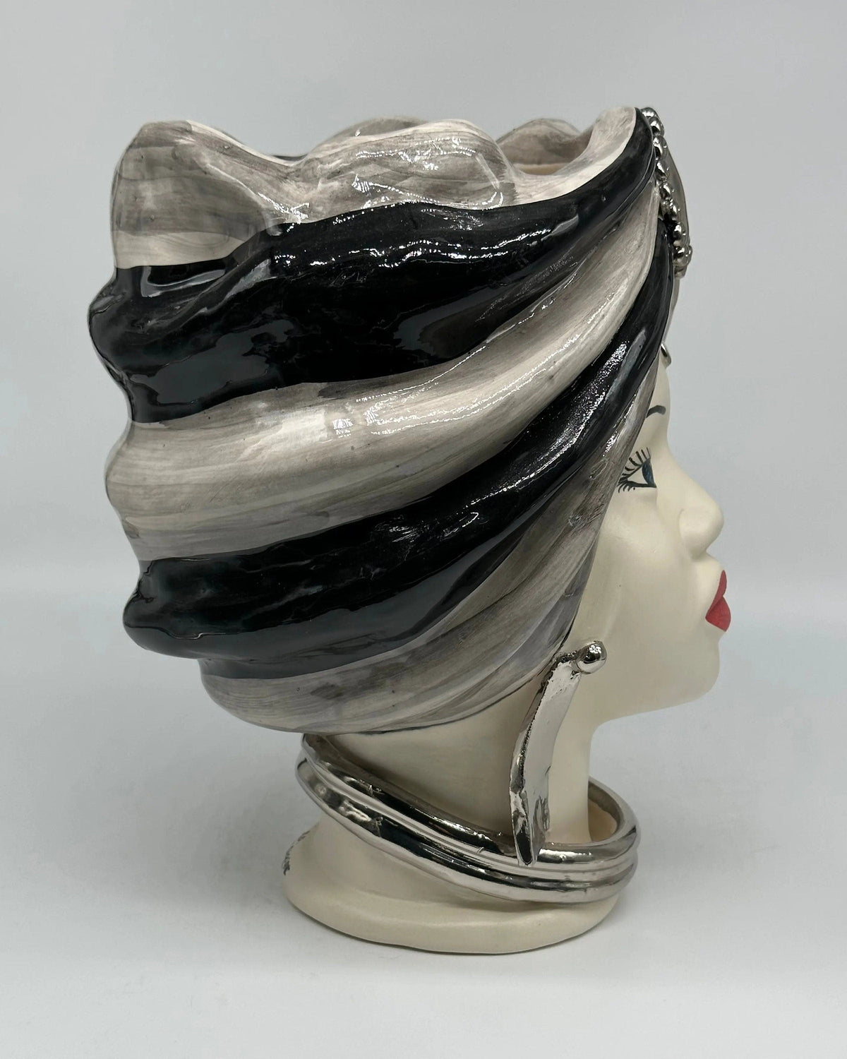 Teste di Moro Atena Ceramica Caltagirone cm H.30 L.23 Artigianale Grigio Nero Platino v.2 DD CERAMICHE SICILIANE