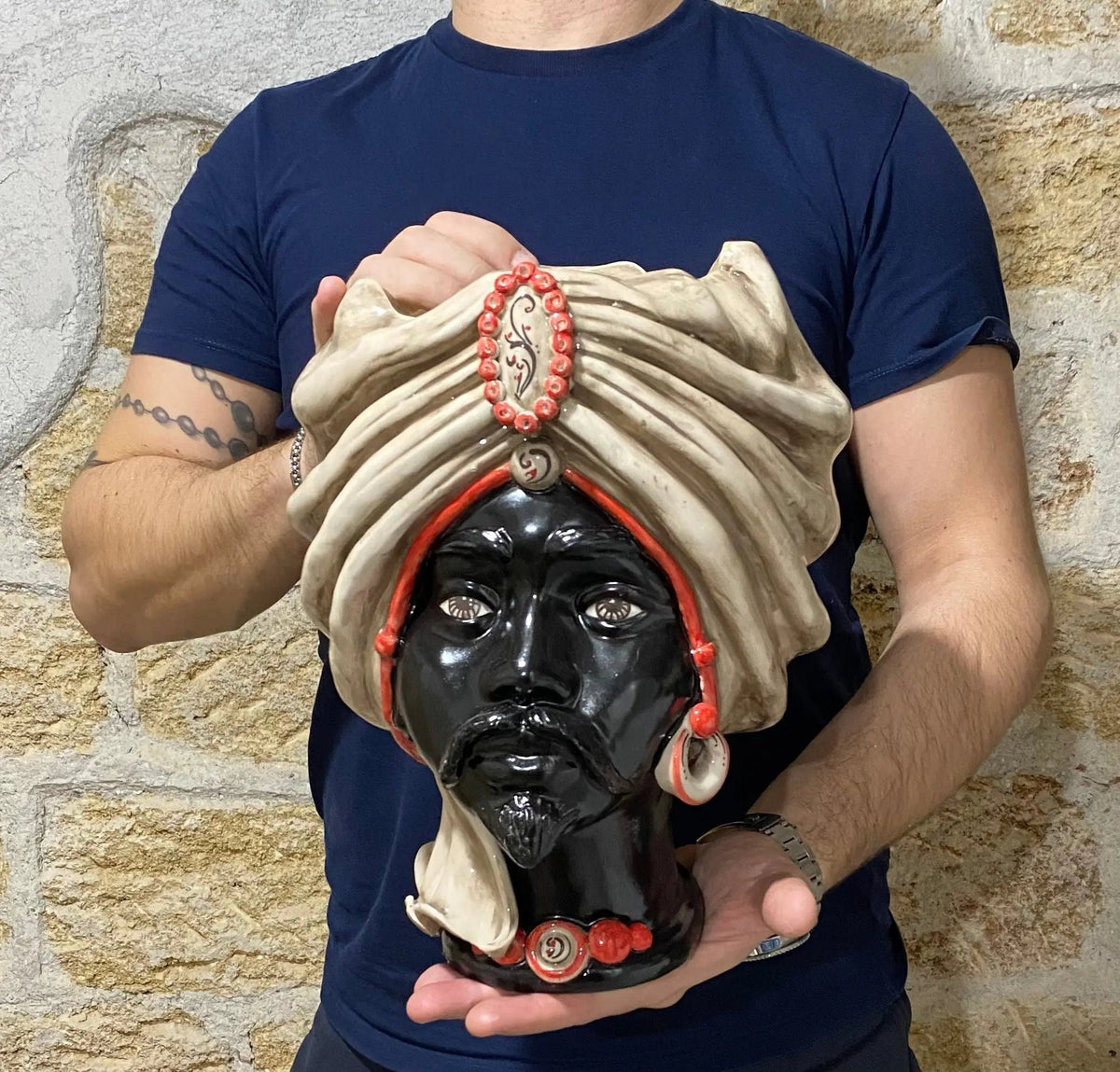 Teste di Moro Atena Ceramica Caltagirone cm H.30 L.23 Artigianale Écru Nero Rosso DD CERAMICHE SICILIANE