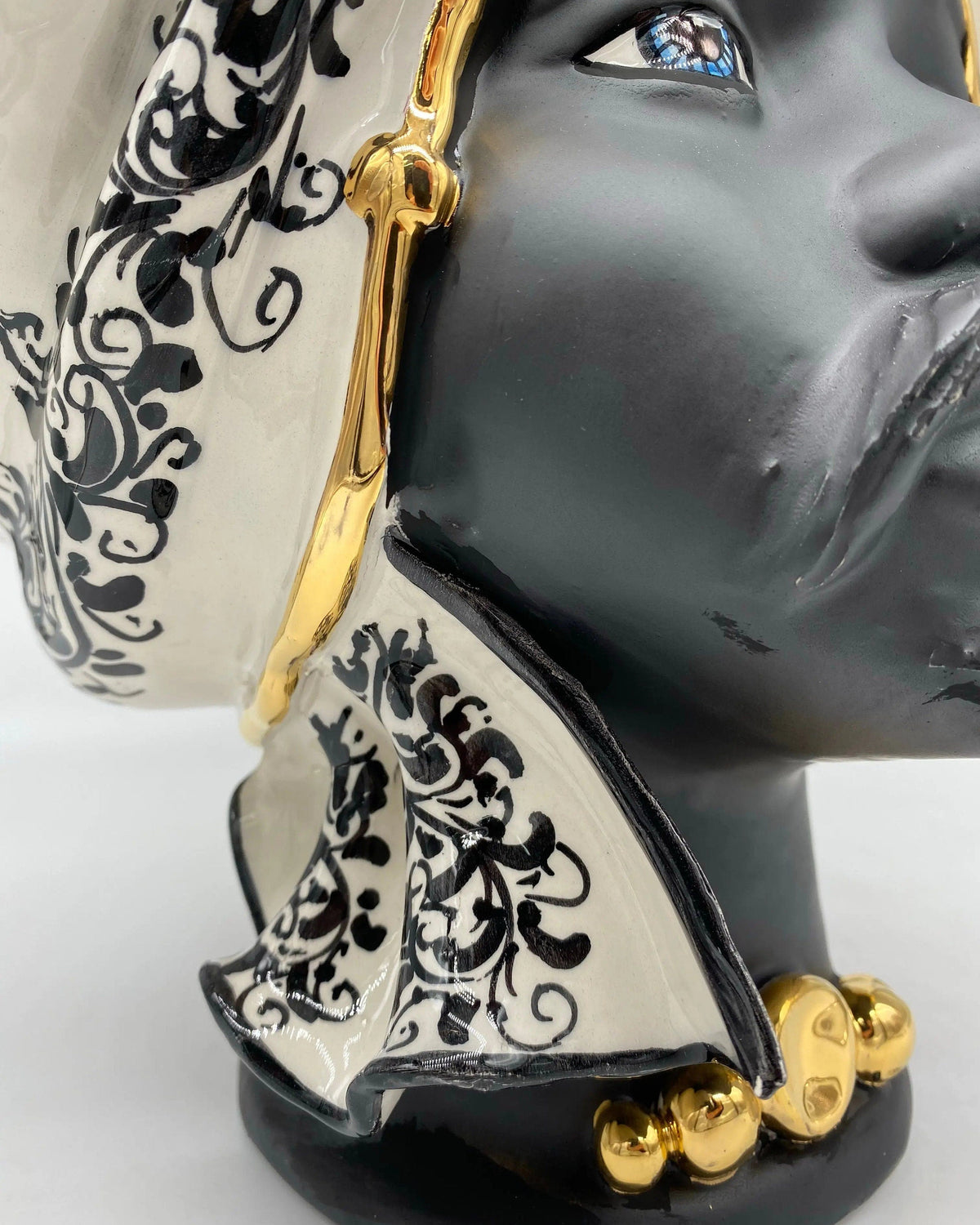 Teste di Moro Atena Ceramica Caltagirone cm H.30 L.23 Artigianale Opaco Bianco Barocco Oro DD CERAMICHE SICILIANE
