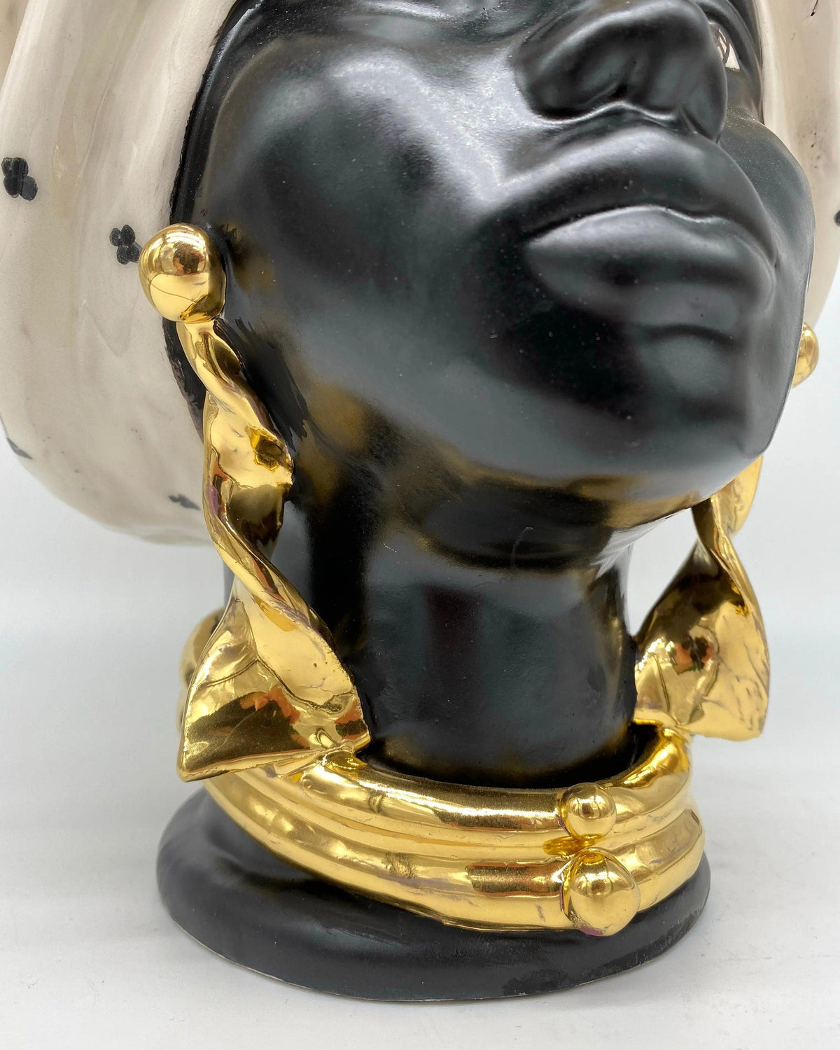 Teste di Moro Atena Ceramica Caltagirone cm H.40 L.28 Artigianale Écru Nero Oro DD CERAMICHE SICILIANE