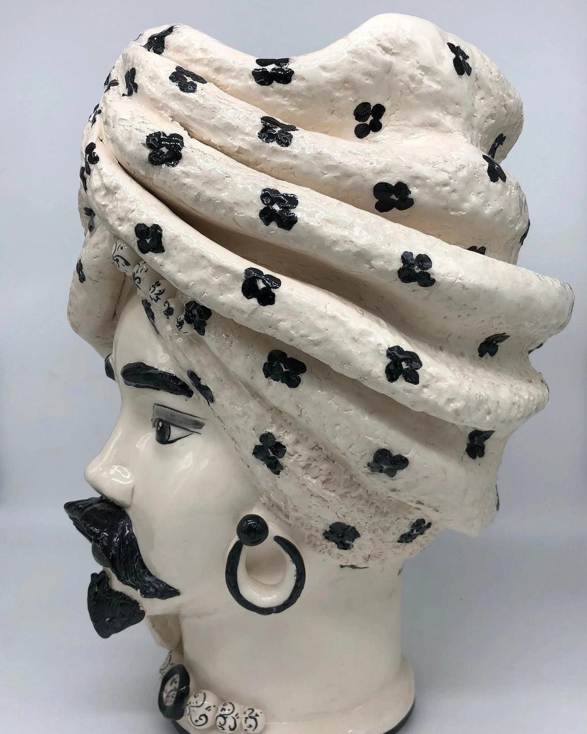 Teste di Moro Atena Ceramica Caltagirone cm H.40 L.28 Artigianale Bianco Pois Nero DD CERAMICHE SICILIANE