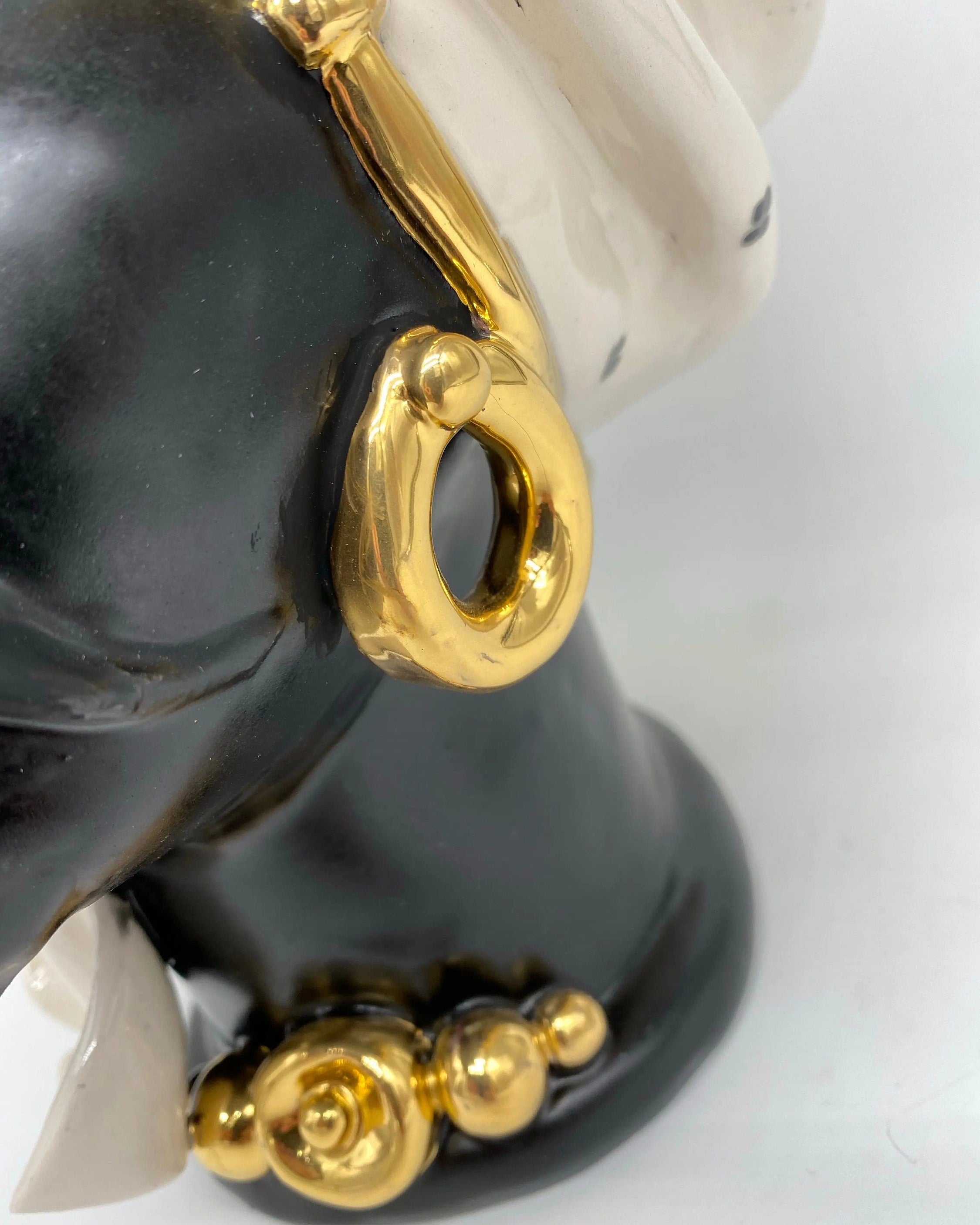 Teste di Moro Atena Ceramica Caltagirone cm H.40 L.28 Artigianale Écru Nero Oro DD CERAMICHE SICILIANE