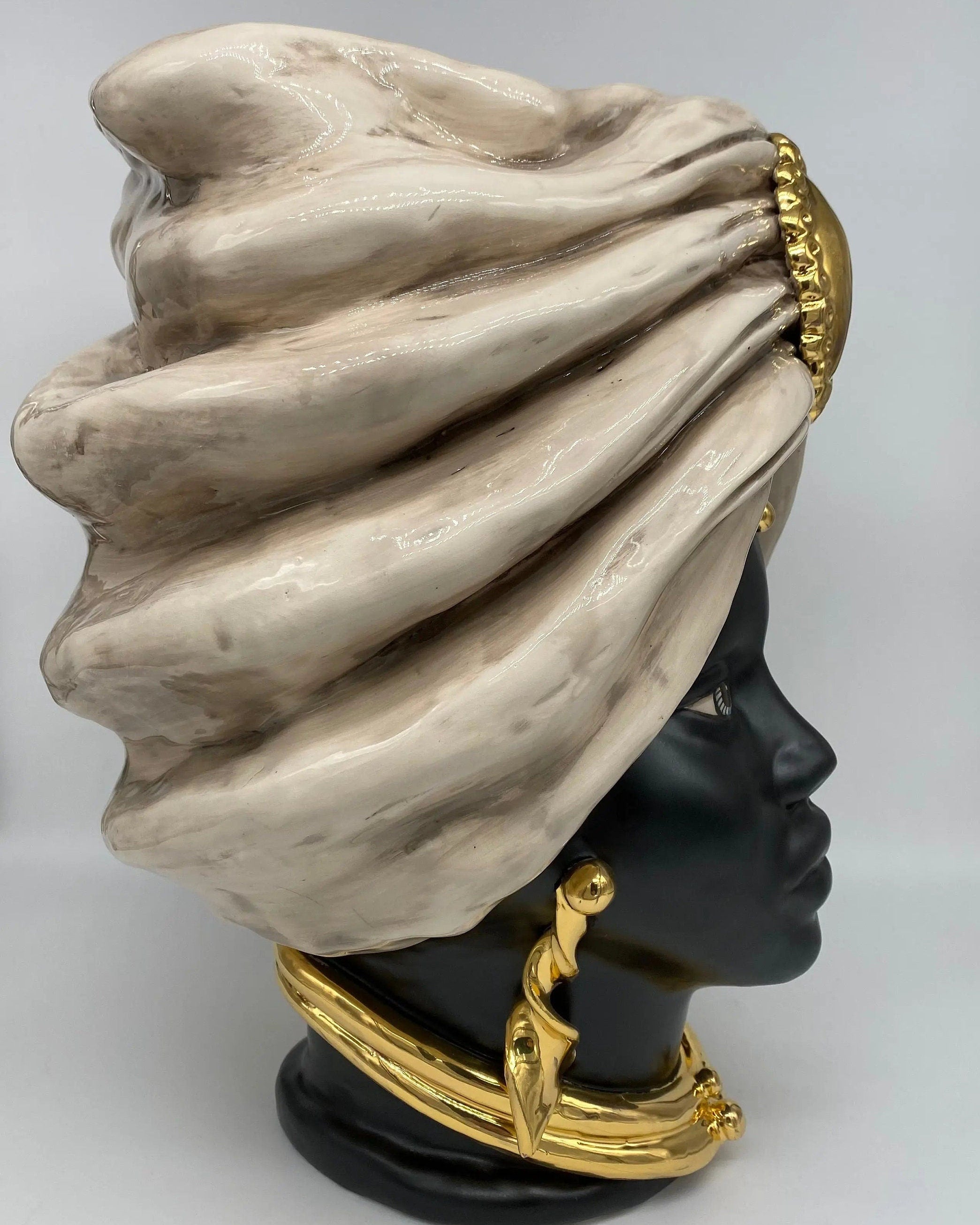 Teste di Moro Atena Ceramica Caltagirone cm H.40 L.28 Artigianale Écru Nero Oro DD CERAMICHE SICILIANE