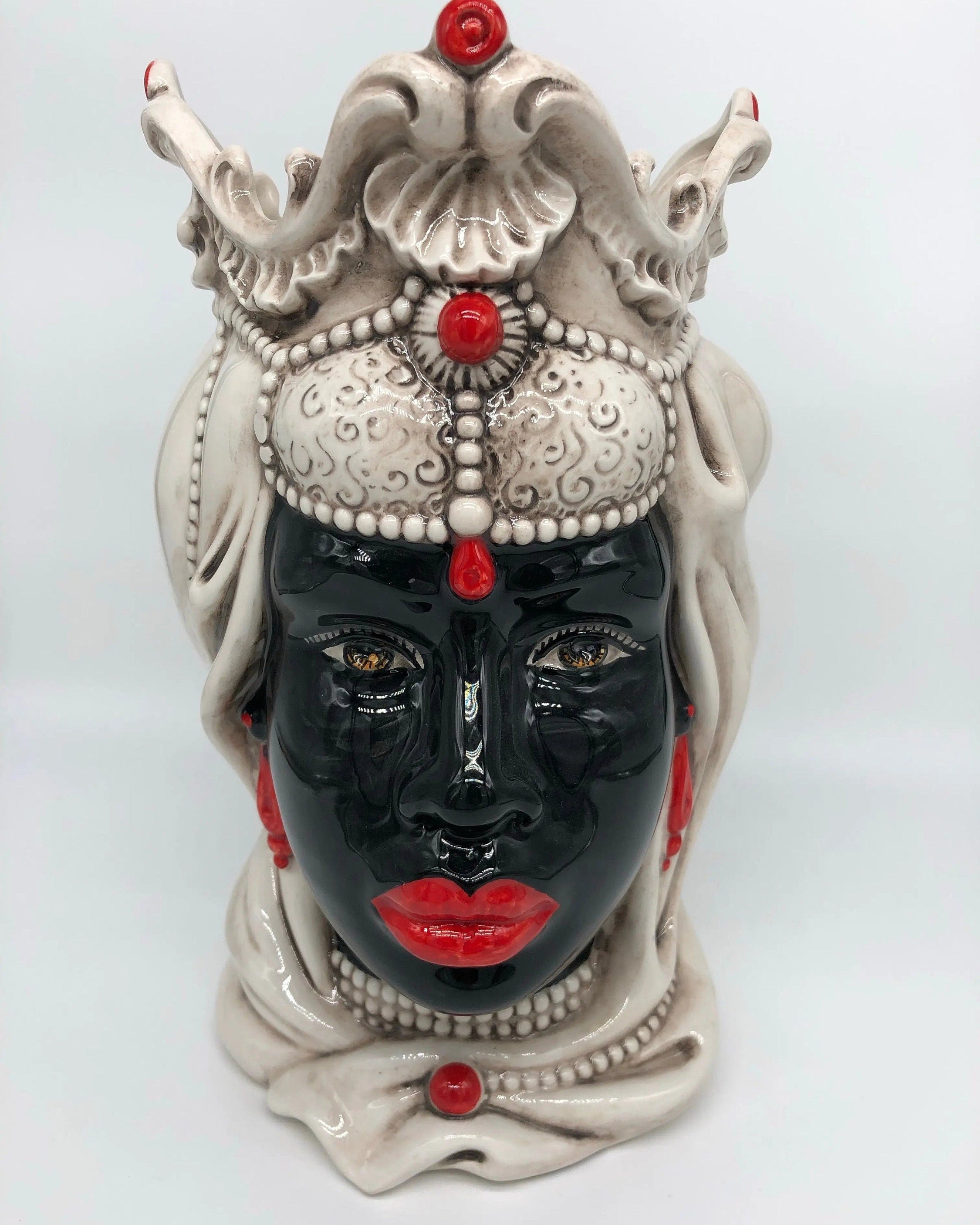 Teste di Moro Emiro Ceramica Caltagirone cm H.30 L.18 Artigianale Écru Sfere Rosso DD CERAMICHE SICILIANE